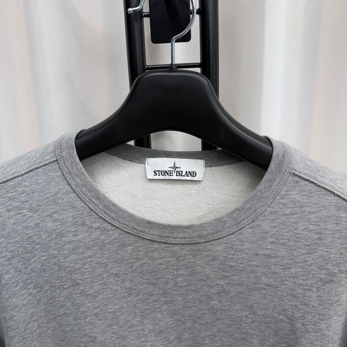 [L] 스톤아일랜드 맨투맨 그레이 상품이미지2