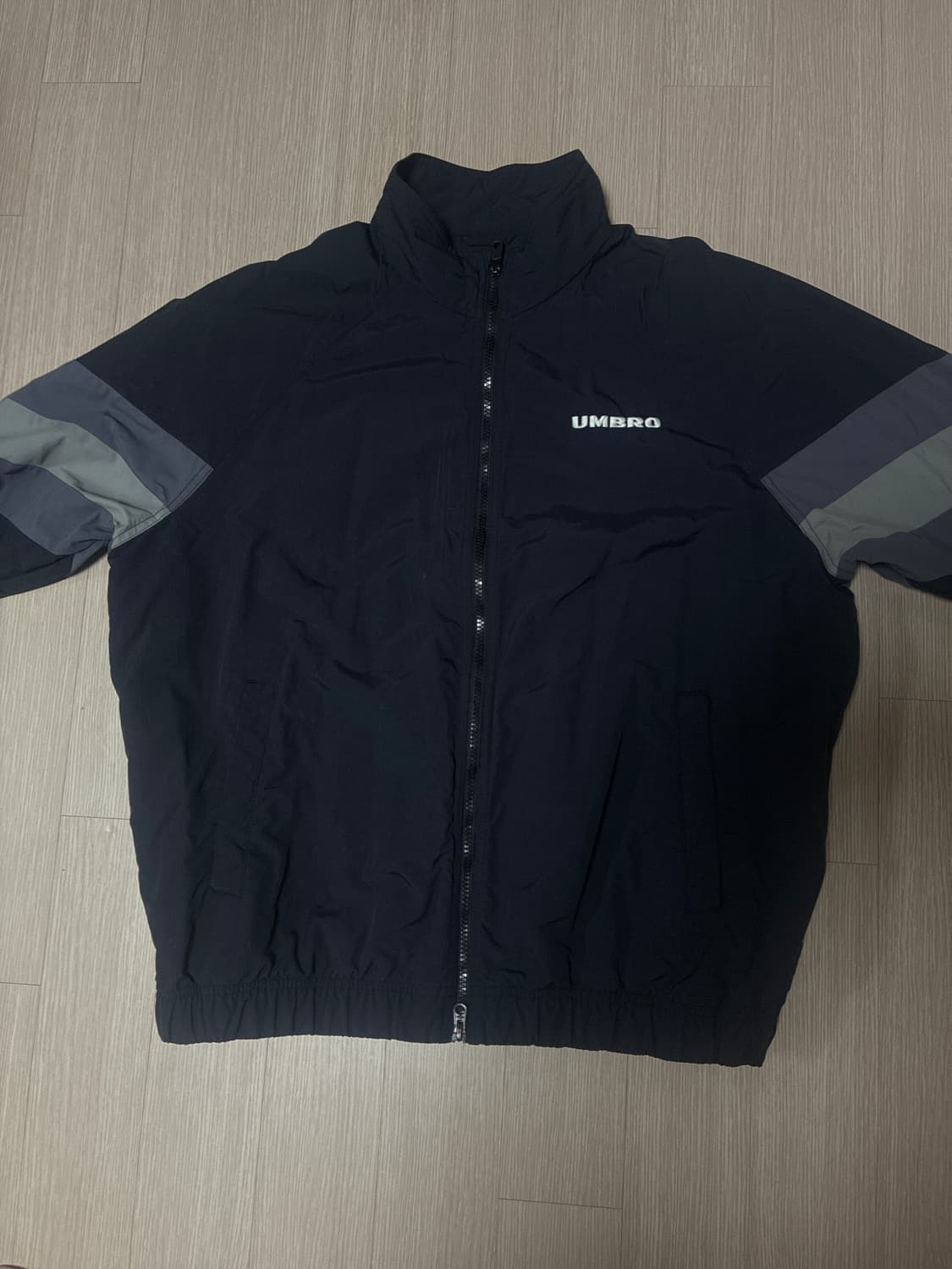 엄브로 바람막이 상품이미지1