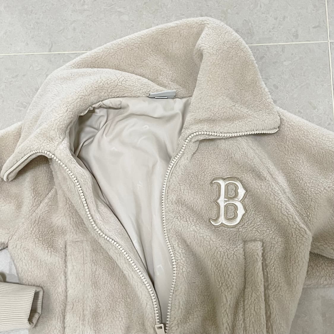 MLB 베이직 경량 크롭 후리스 점퍼  상품이미지7