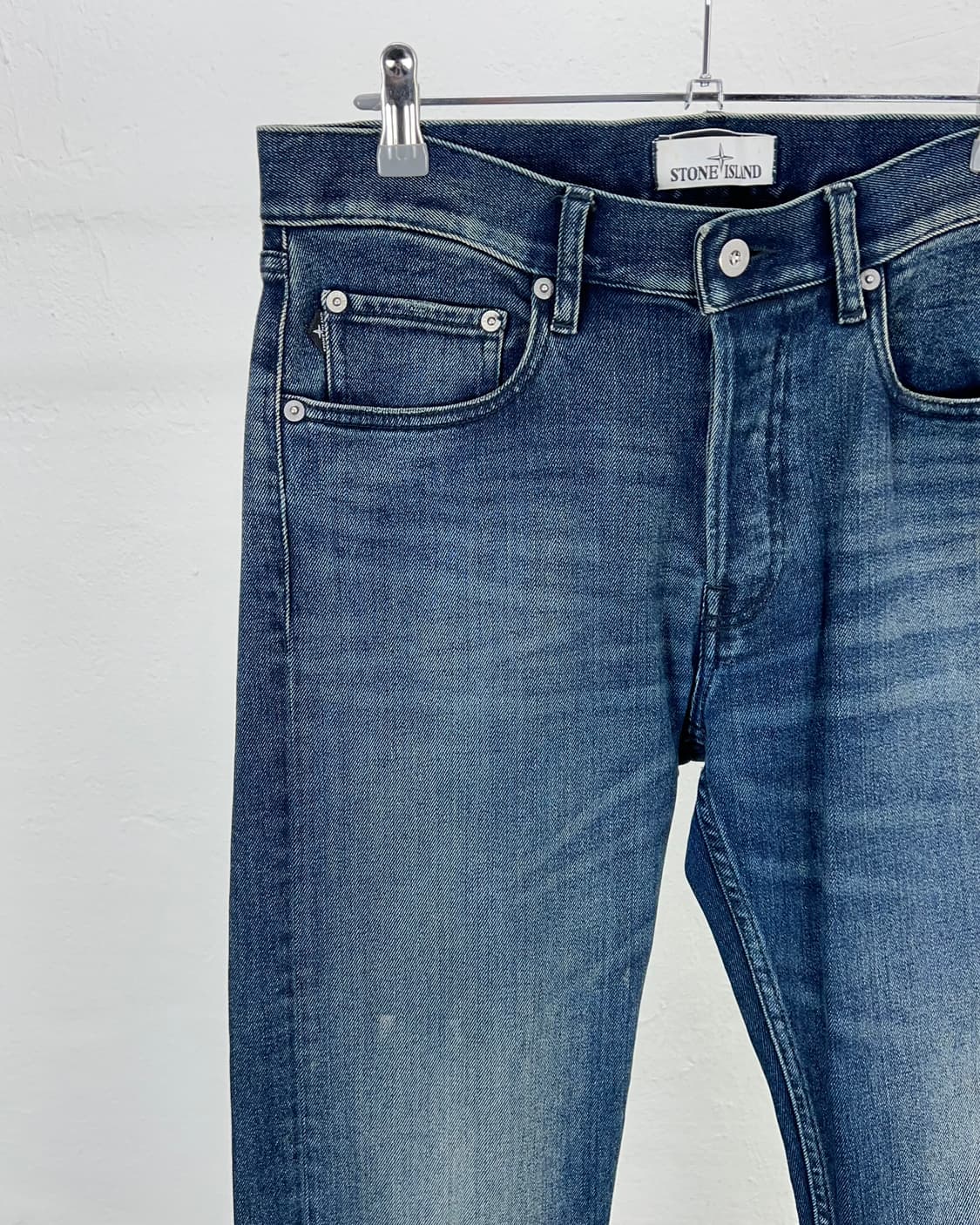스톤아일랜드 인디고 블루 캣워싱 와펜 데님 팬츠 상품이미지3
