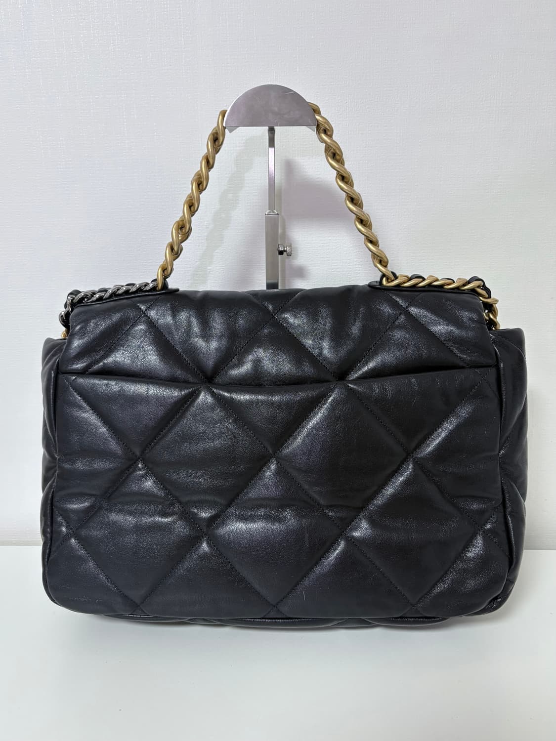 샤넬 19백 라지 블랙 상품이미지5