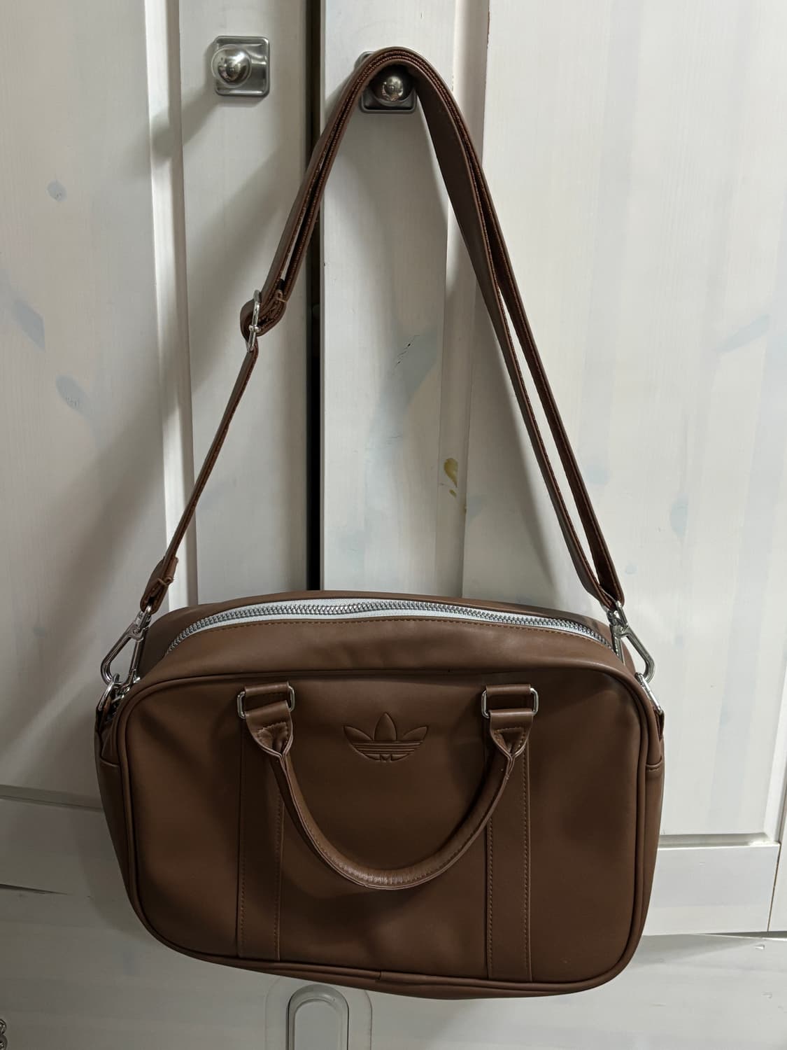 아디다스 에어라이너 토트백 브라운 상품이미지2