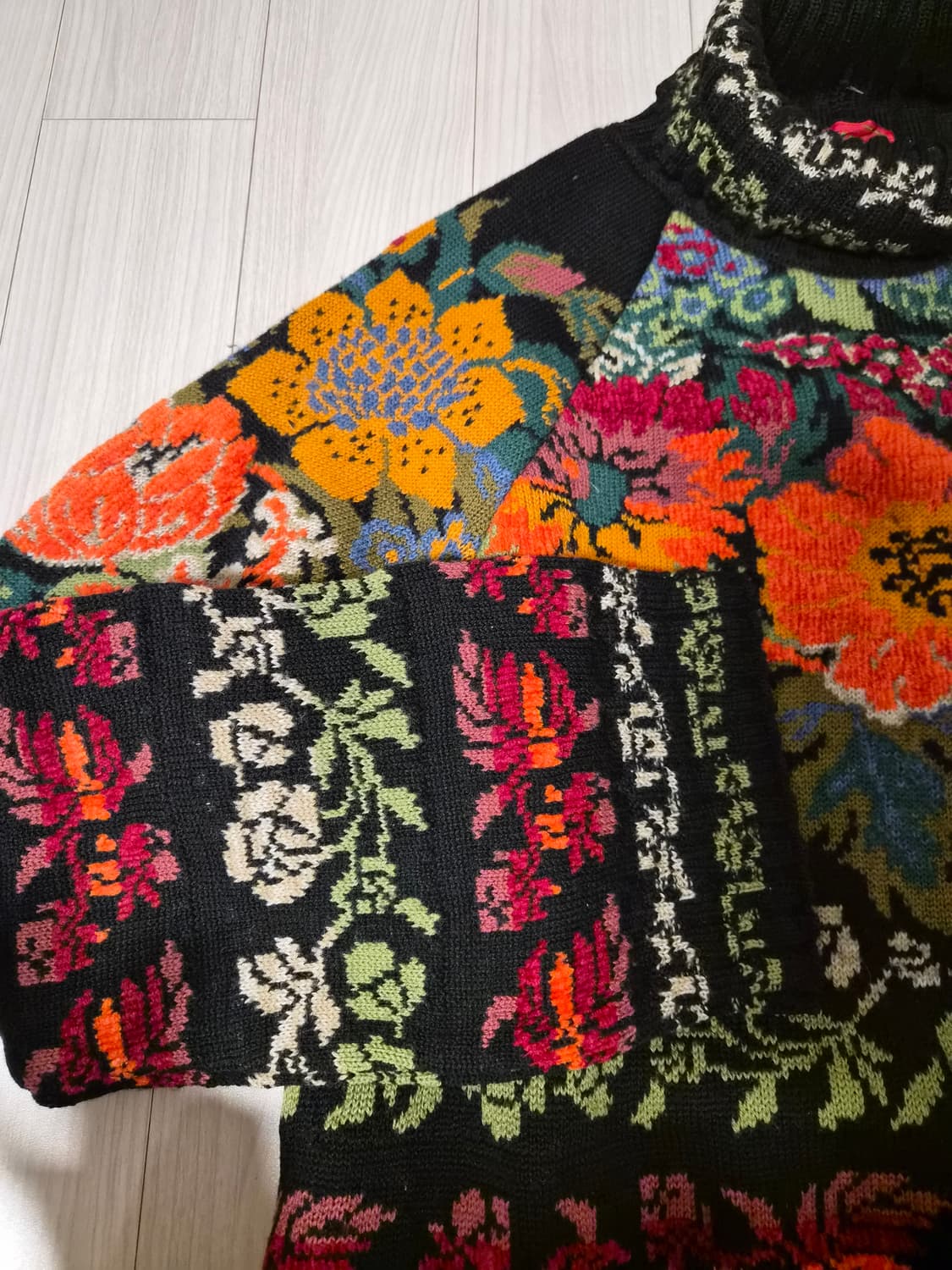 겐조(KENZO) 빈티지 플라워 자수 터틀넥 롱 니트 상품이미지4