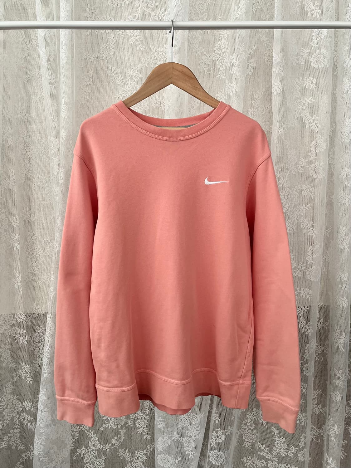 L) 나이키 여성 스우시 맨투맨 코랄 상품이미지1