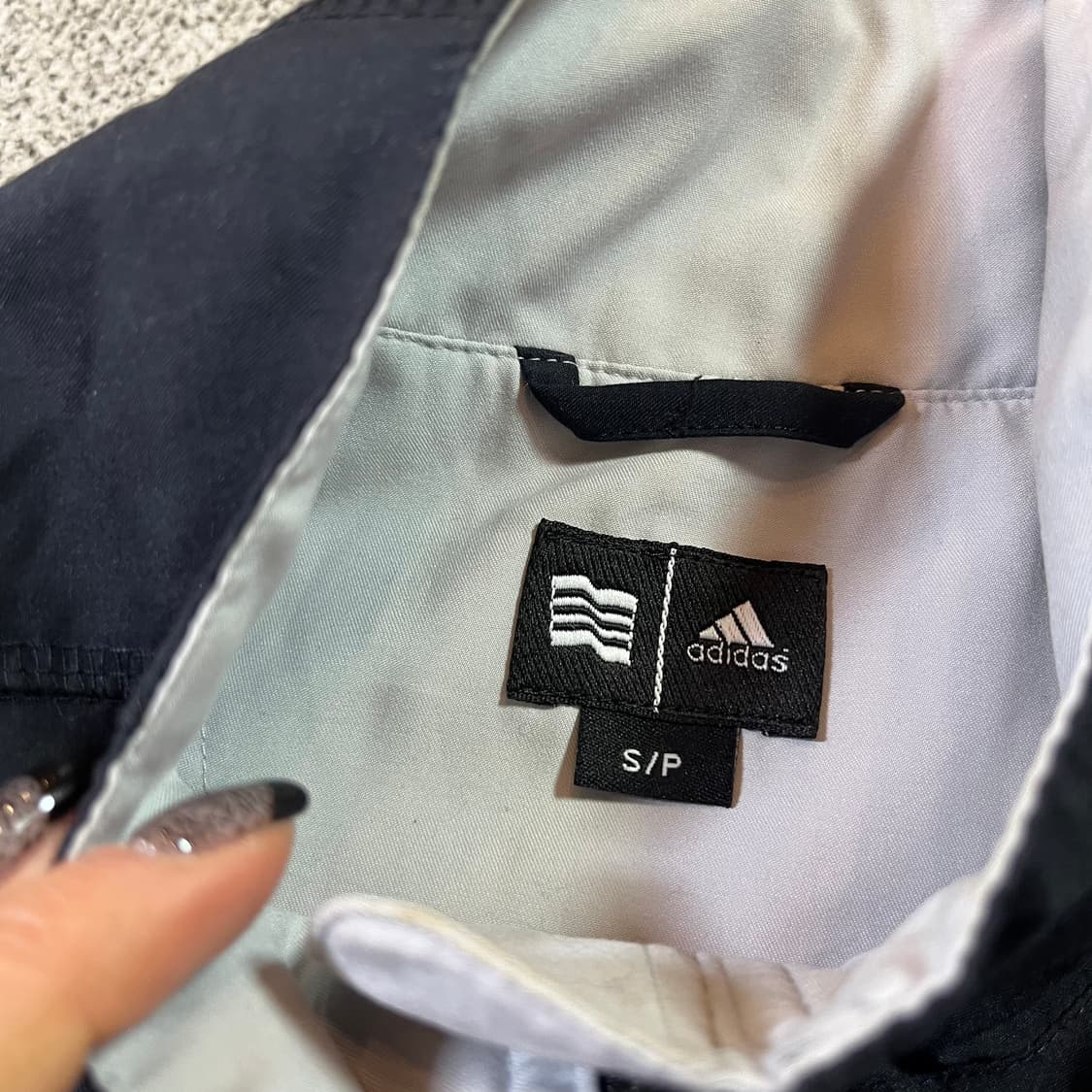 아디다스 삼각로고 베스트 바람막이 상품이미지4