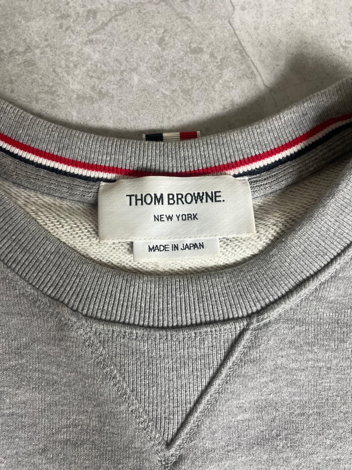 정품 톰브라운 사선완장 맨투맨 그레이 2사이즈 상품이미지4