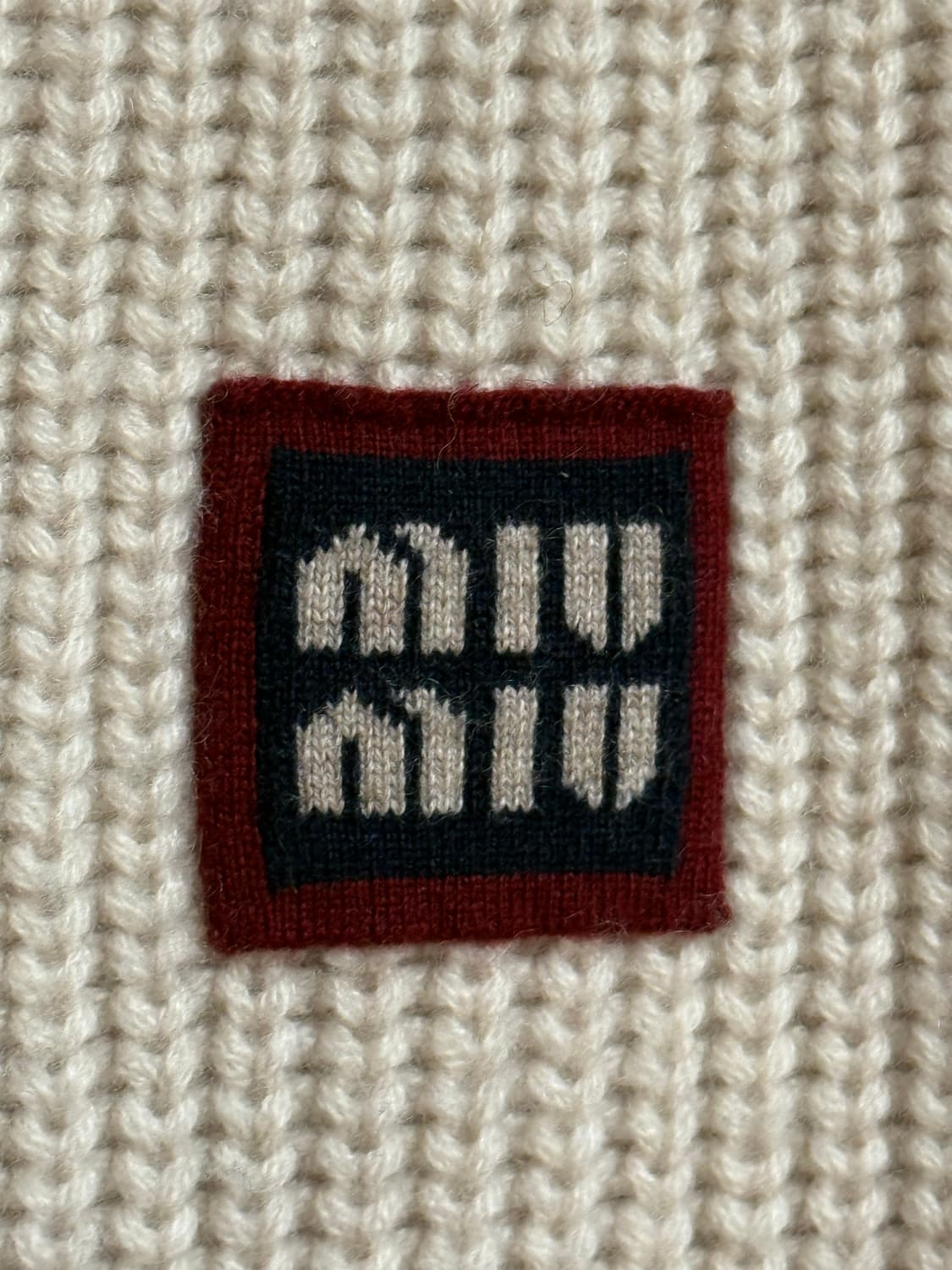 [새상품] 미우미우(Miu Miu) 25FW 캐시미어 스트라이프 가디건 상품이미지4