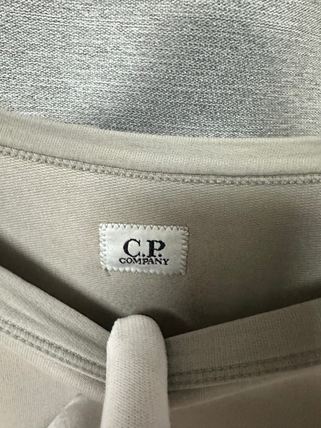 CP컴퍼니 맨투맨 라이트그레이 (XXL) 상품이미지4