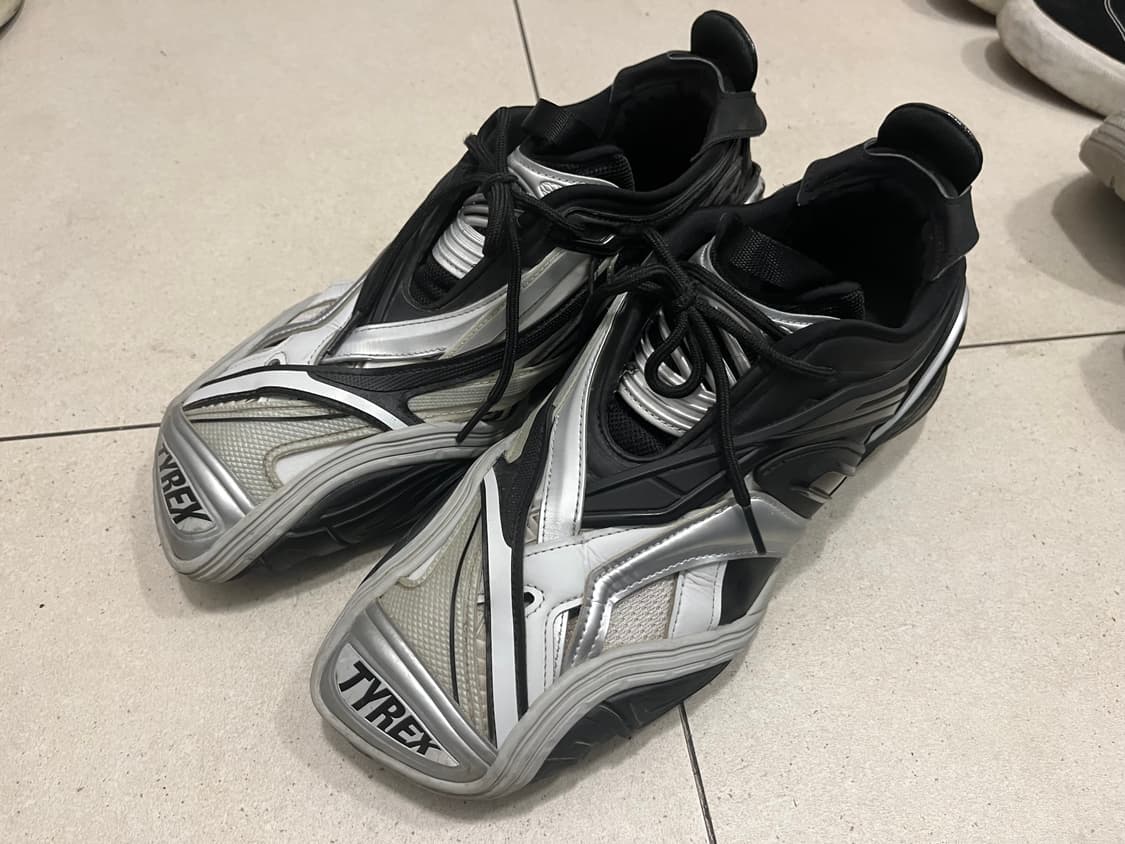 발렌시아가 타이렉스 43 상품이미지1