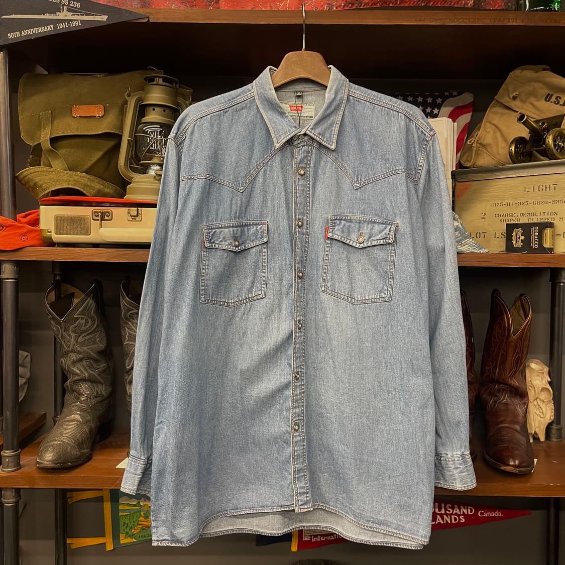 리바이스 클래식 데님 포켓 웨스턴 셔츠 상품이미지1