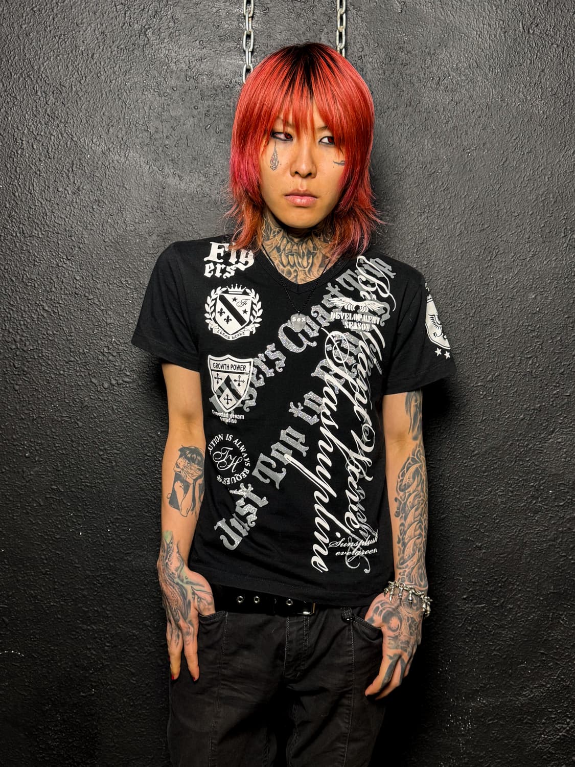 Gothic Graphic V-neck T-shirt 상품이미지7