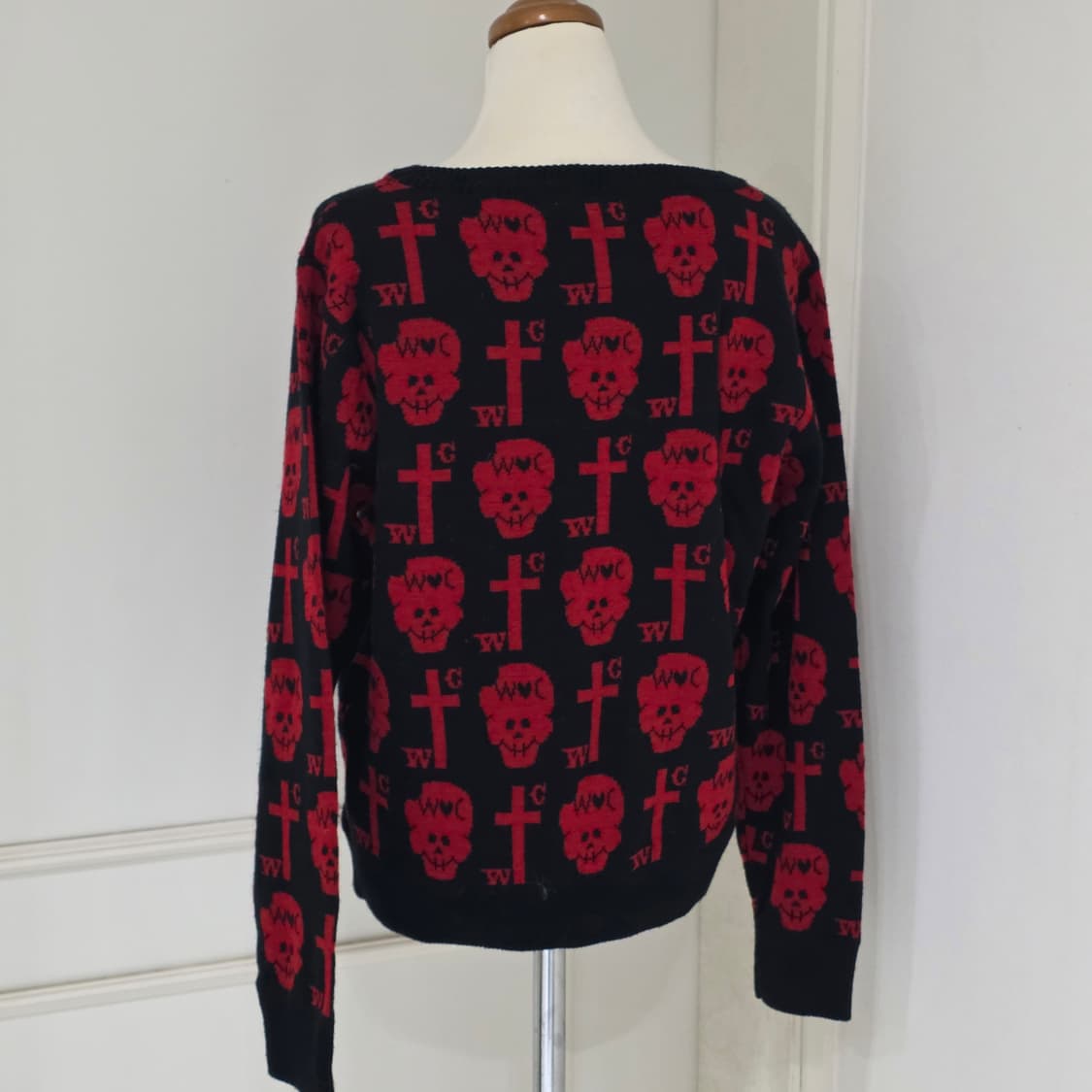 일본빈티지)wc 해골십자가 블랙x레드 고스트 스컬고딕오네갸루 니트스웨터 상품이미지3