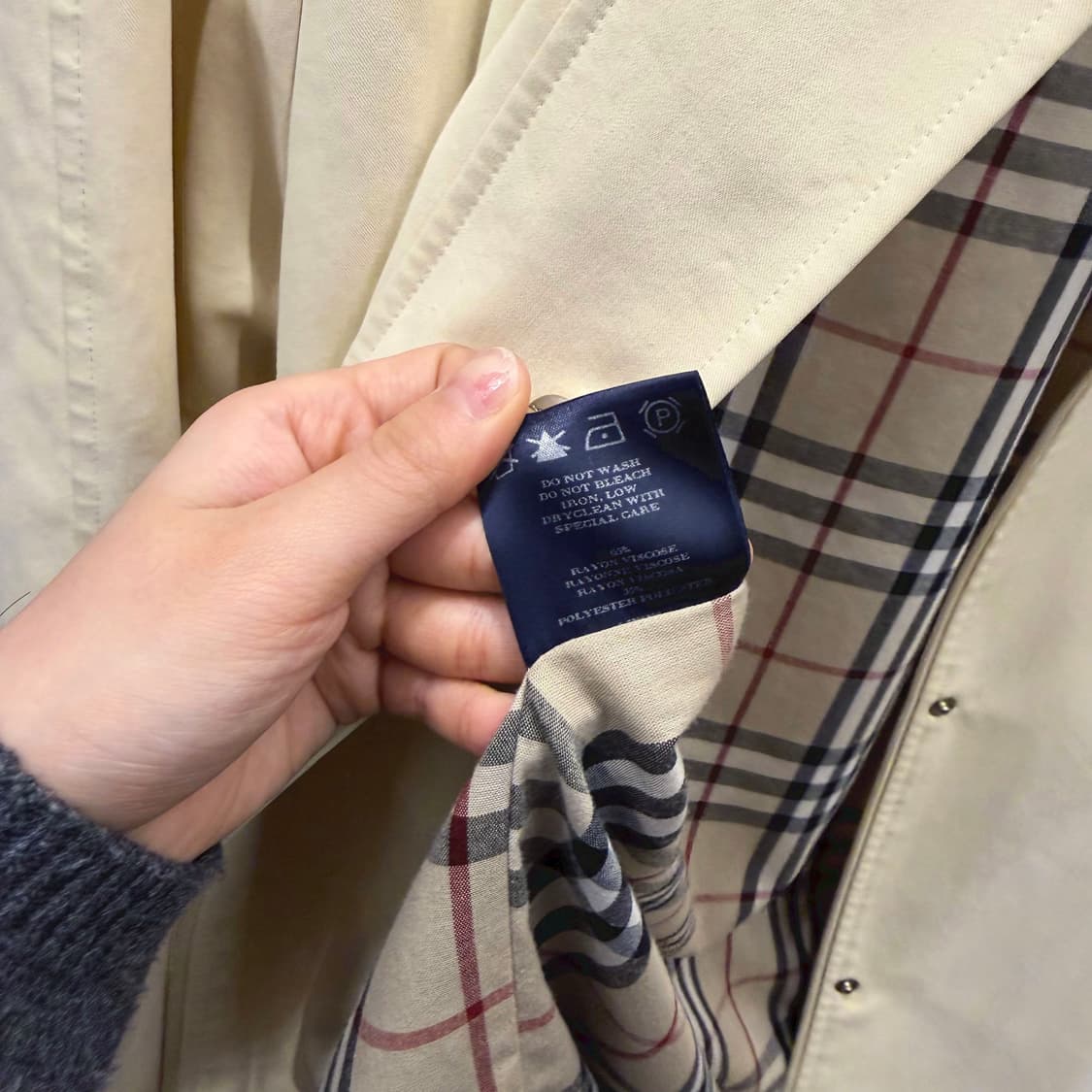 버버리 런던 싱글 맥코트 히든 지퍼 노바 체크 안감 레귤러핏 아이보리 상품이미지8