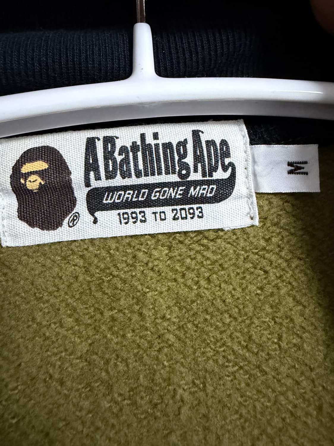 베이프 녹계 사커 집업 상품이미지3