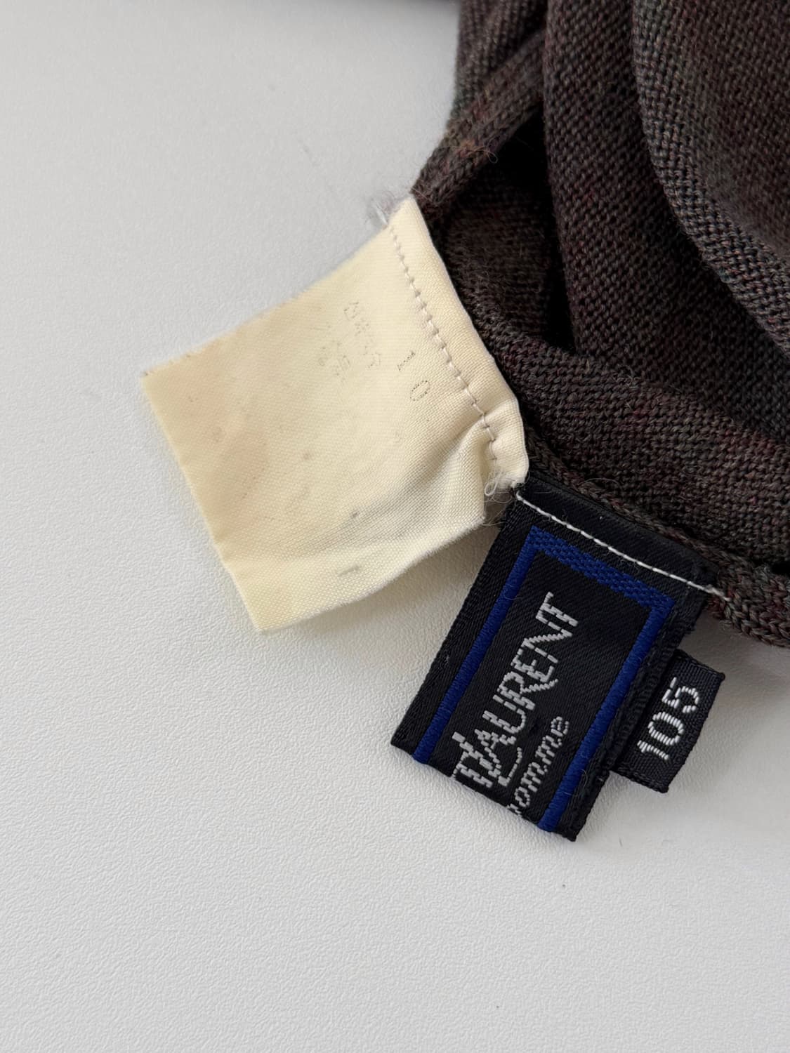 입생로랑 루즈핏 90‘s 카키브라운 울 폴라 니트 상품이미지4