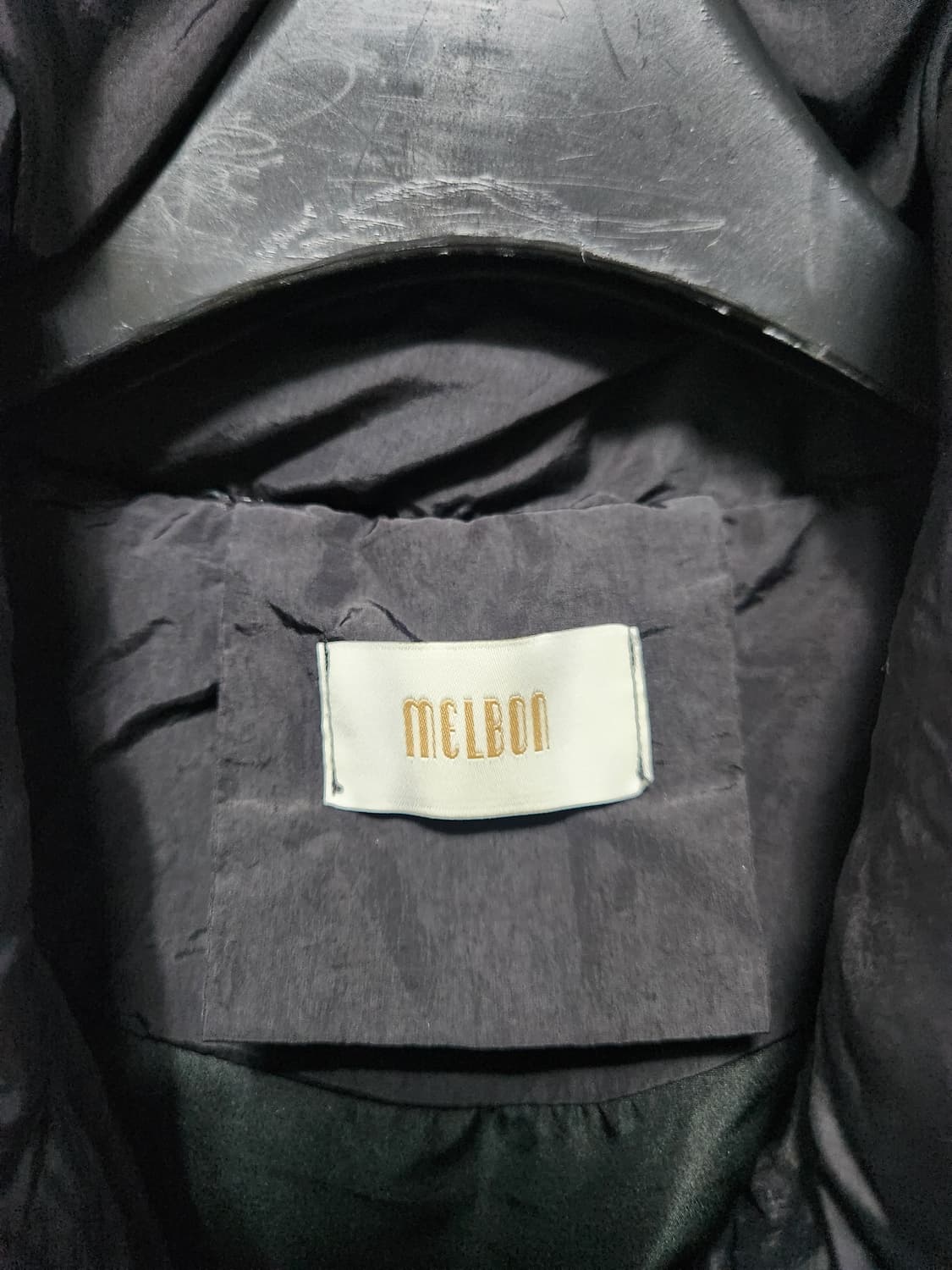 멜본드클레어 블랙 크롭 오리털패딩 점퍼 상품이미지4