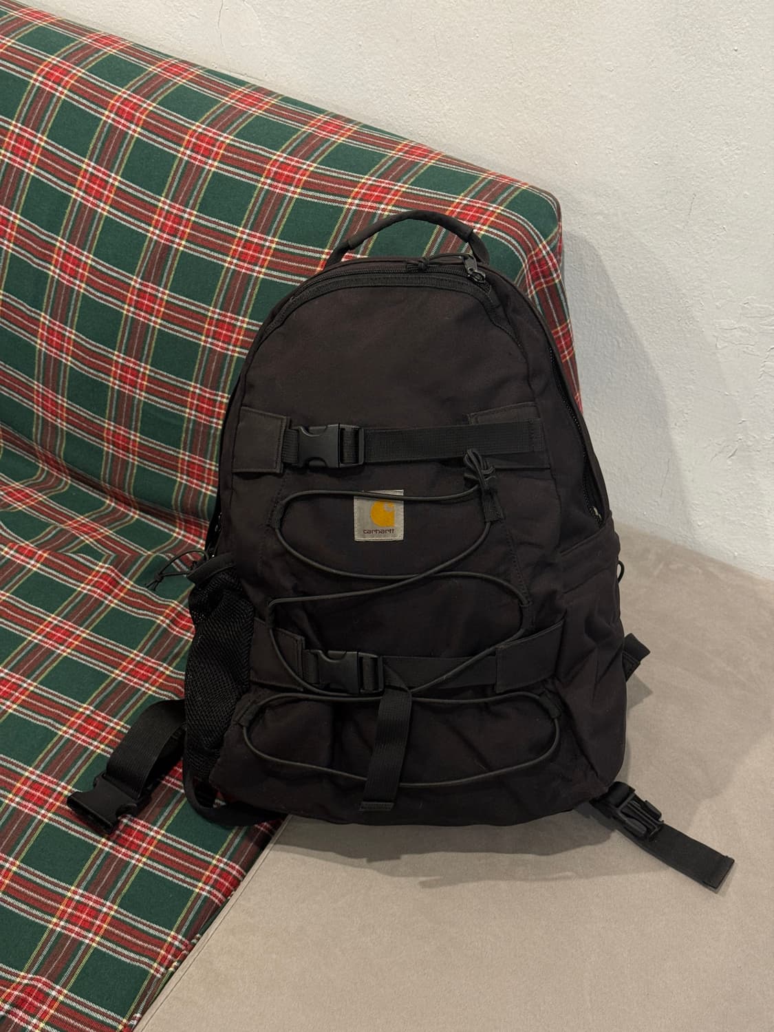 Carhartt 칼하트 킥플립 백팩 블랙 상품이미지1
