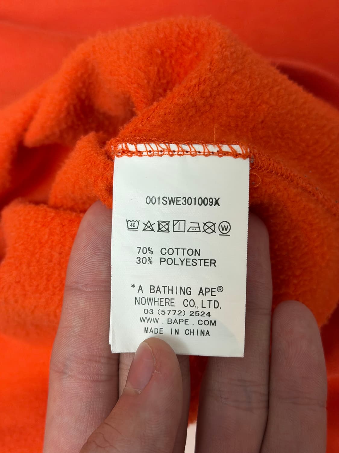국내유일) 베이프 busy works 자수 맨투맨 오렌지 상품이미지9