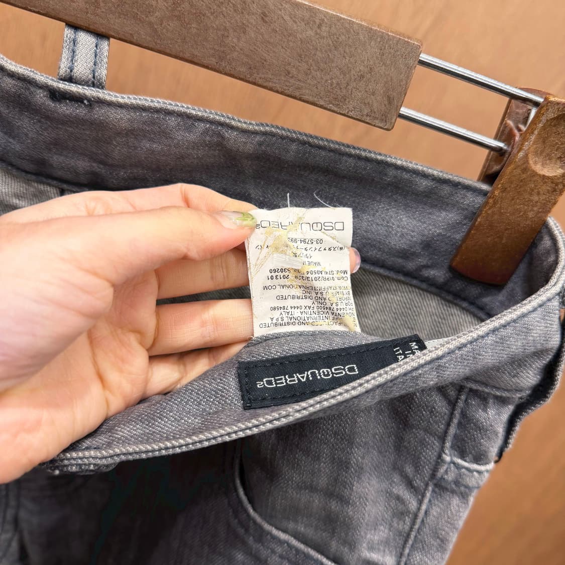 디스퀘어드2 데님 팬츠 레드 탭 포켓 스터드 슬림 스트레이트핏 그레이 상품이미지8
