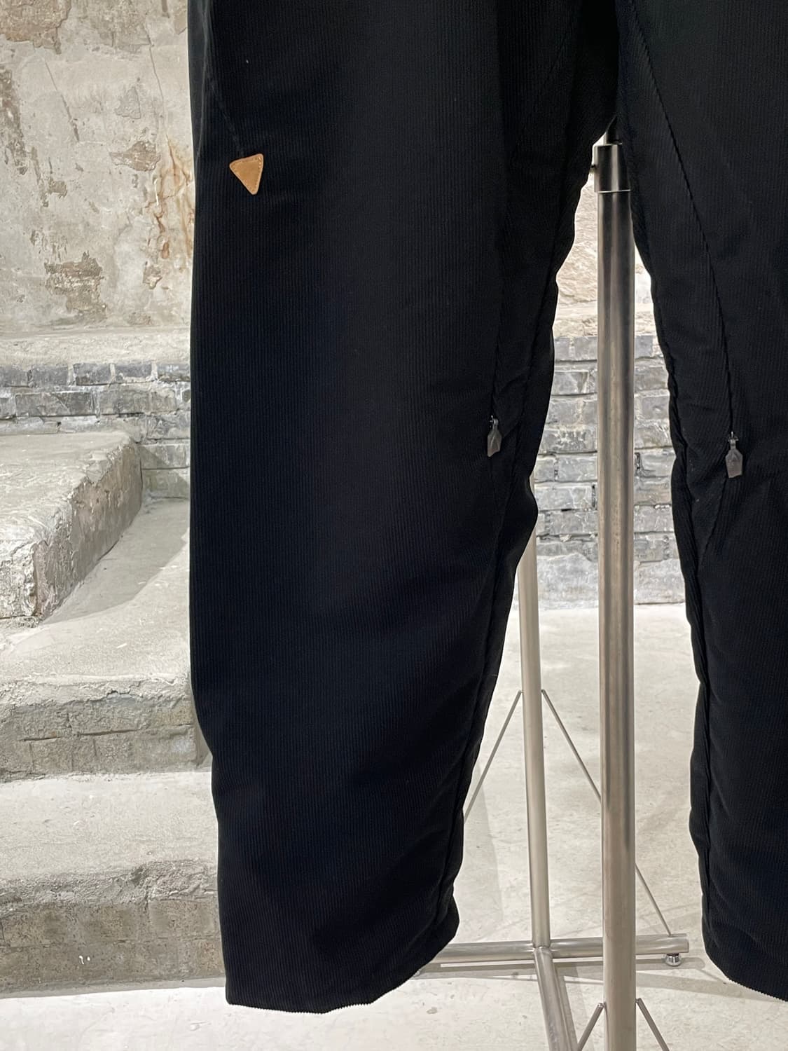 오클리 블랙 배기 핏 코듀로이 스키 팬츠 상품이미지4