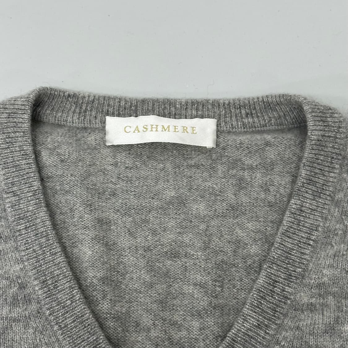 유니클로 캐시미어 100% 브이넥 니트 상품이미지4