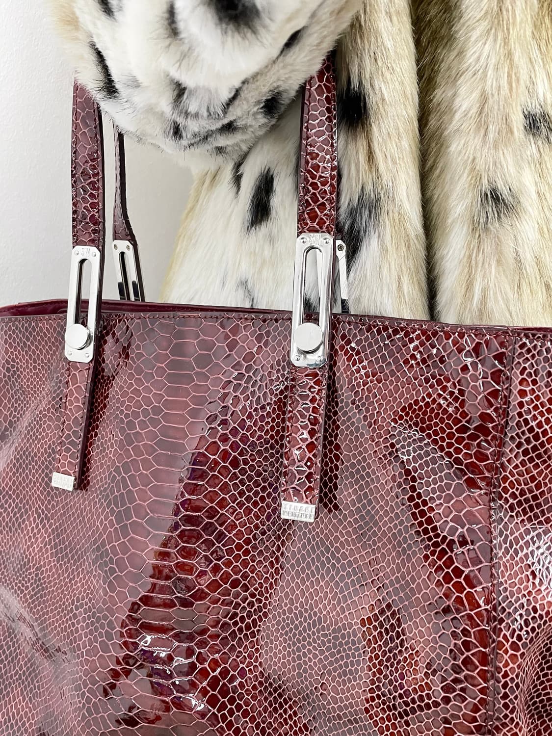 스튜어트와이츠먼 레드 파에톤 숄더백  상품이미지3