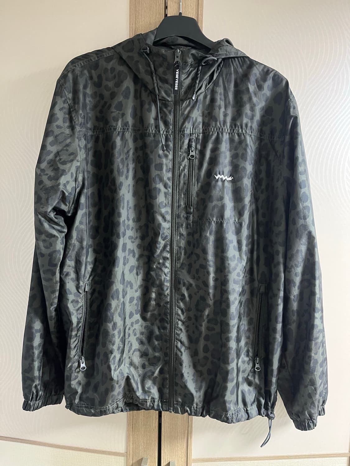 예스아이씨 레오파드 바람막이 상품이미지3