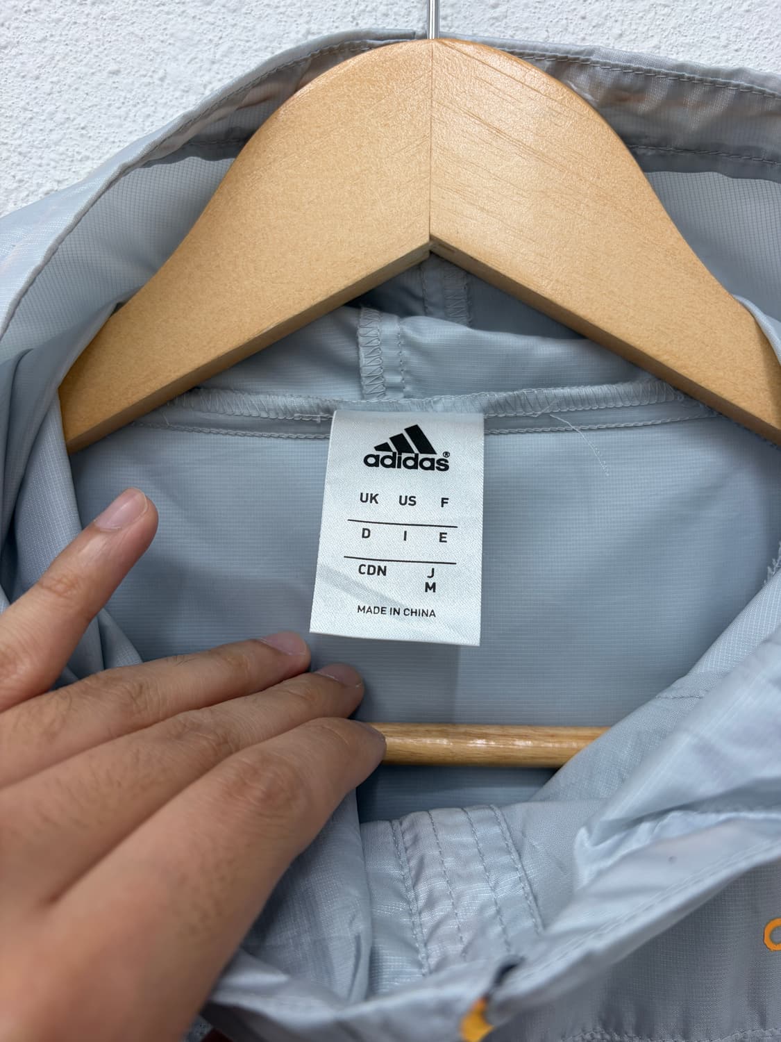 아디다스 클라이머  프루프 라이트 그레이 윈드브레이커 자켓 상품이미지3