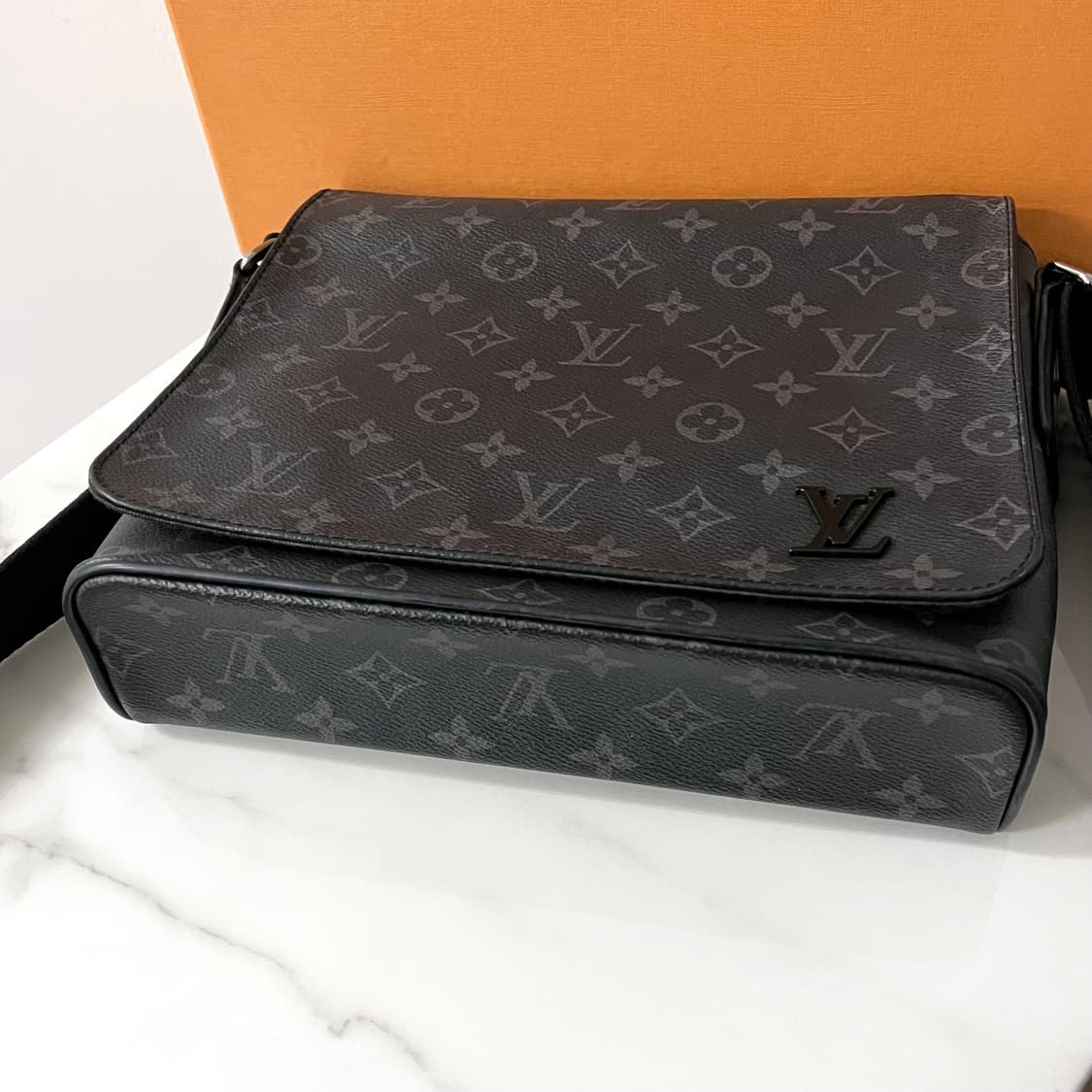 [A급/정품] 루이비통 디스트릭트 pm 메신저 크로스백 가방 상품이미지7