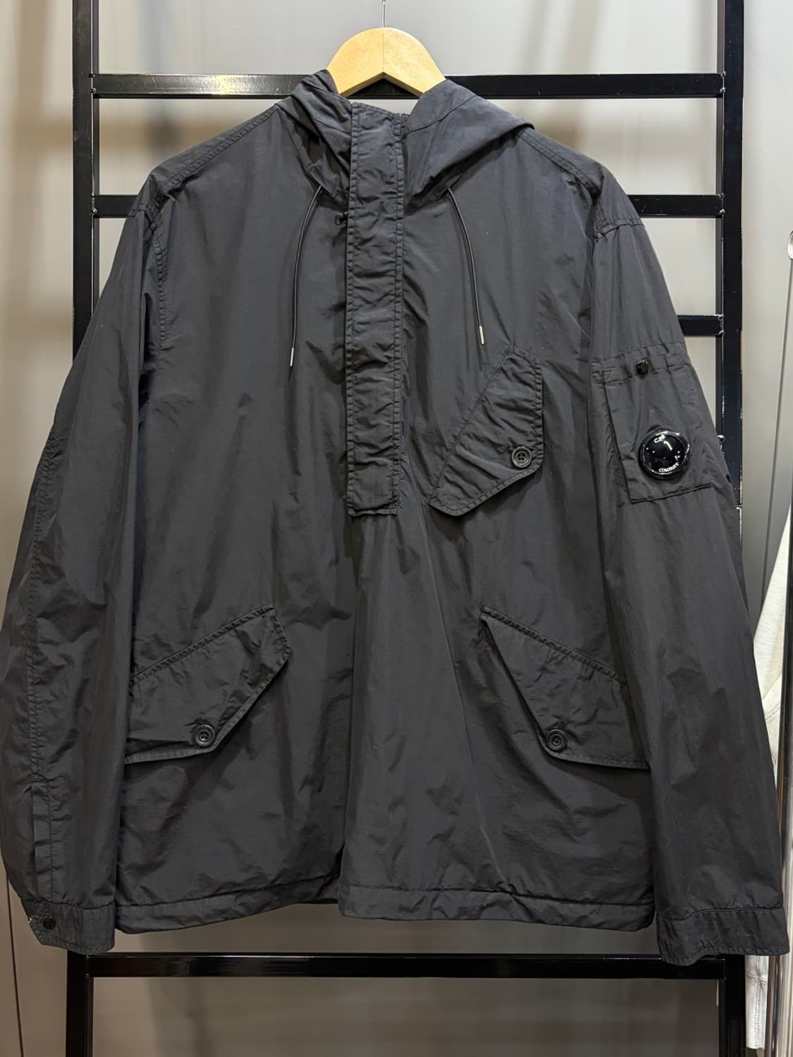 (L) CP컴퍼니 플랫 나일론 아노락 블랙 35.0 상품이미지1