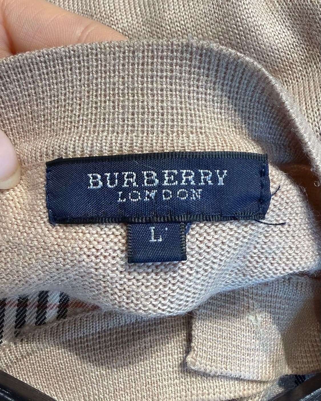 버버리 베이지 노바체크 가디건  상품이미지8