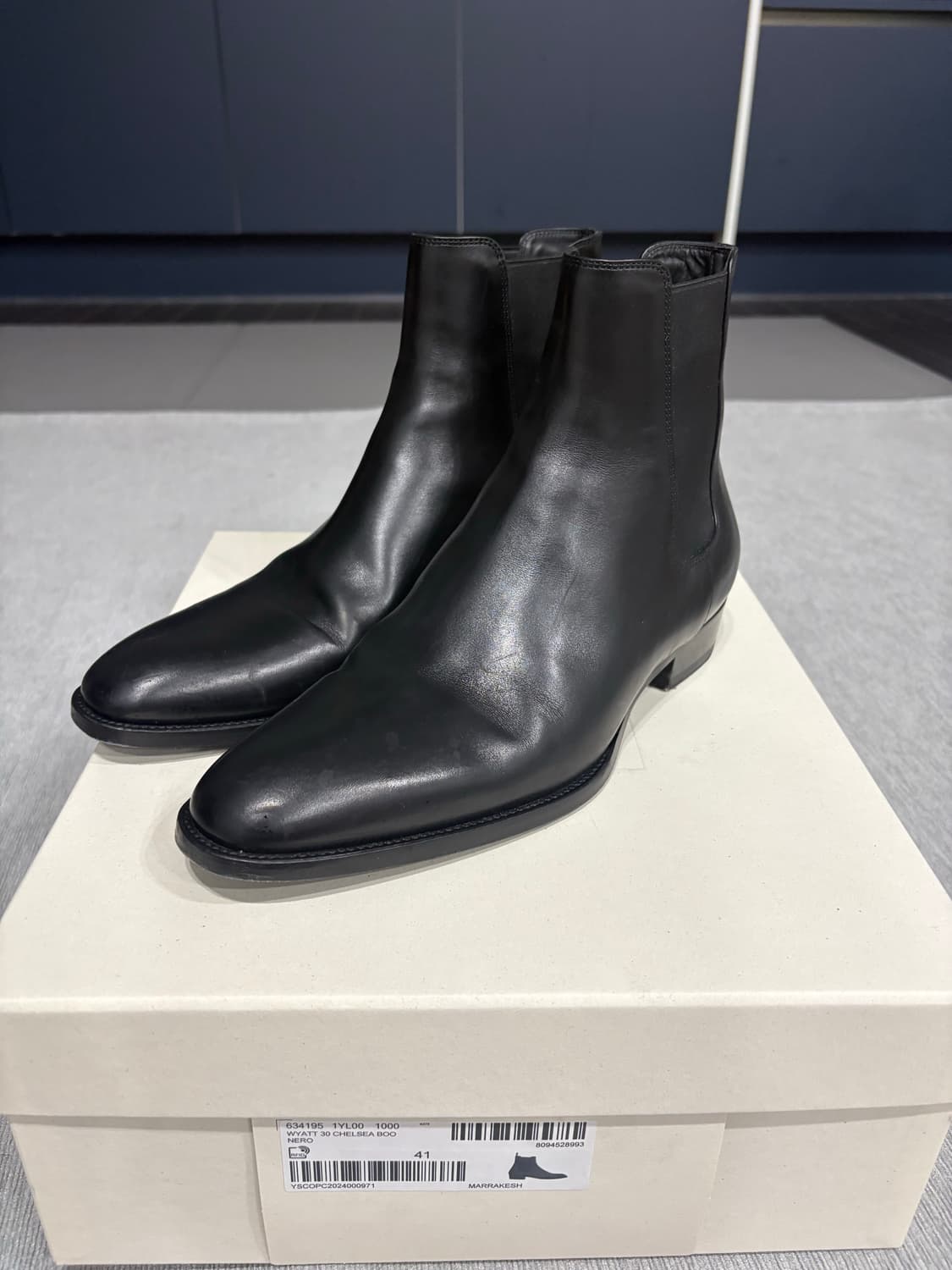 생로랑 41사이즈 판매해요 상품이미지1