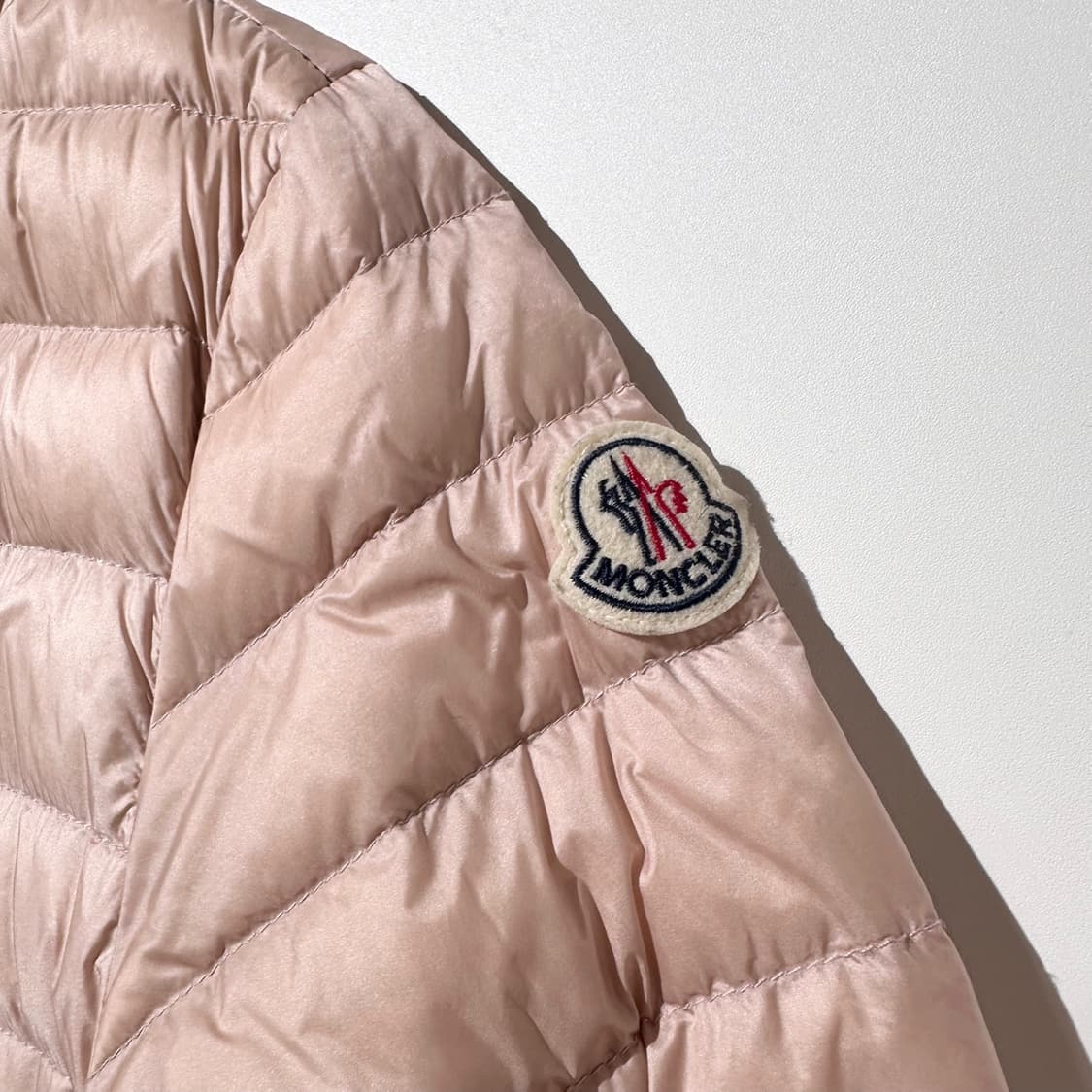몽클레어 라이에 구스다운 경량패딩 자켓 상품이미지6