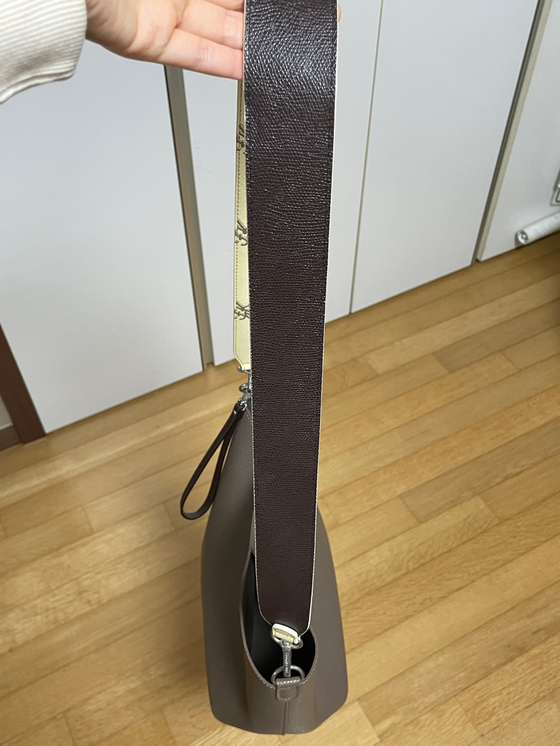 FIND KAPOOR 파인드카푸어 버킷백 가방 핑고백 상품이미지6