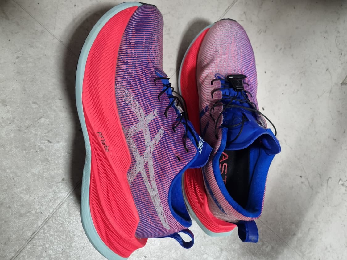 아식스 슈퍼블라스트 러닝화  상품이미지2