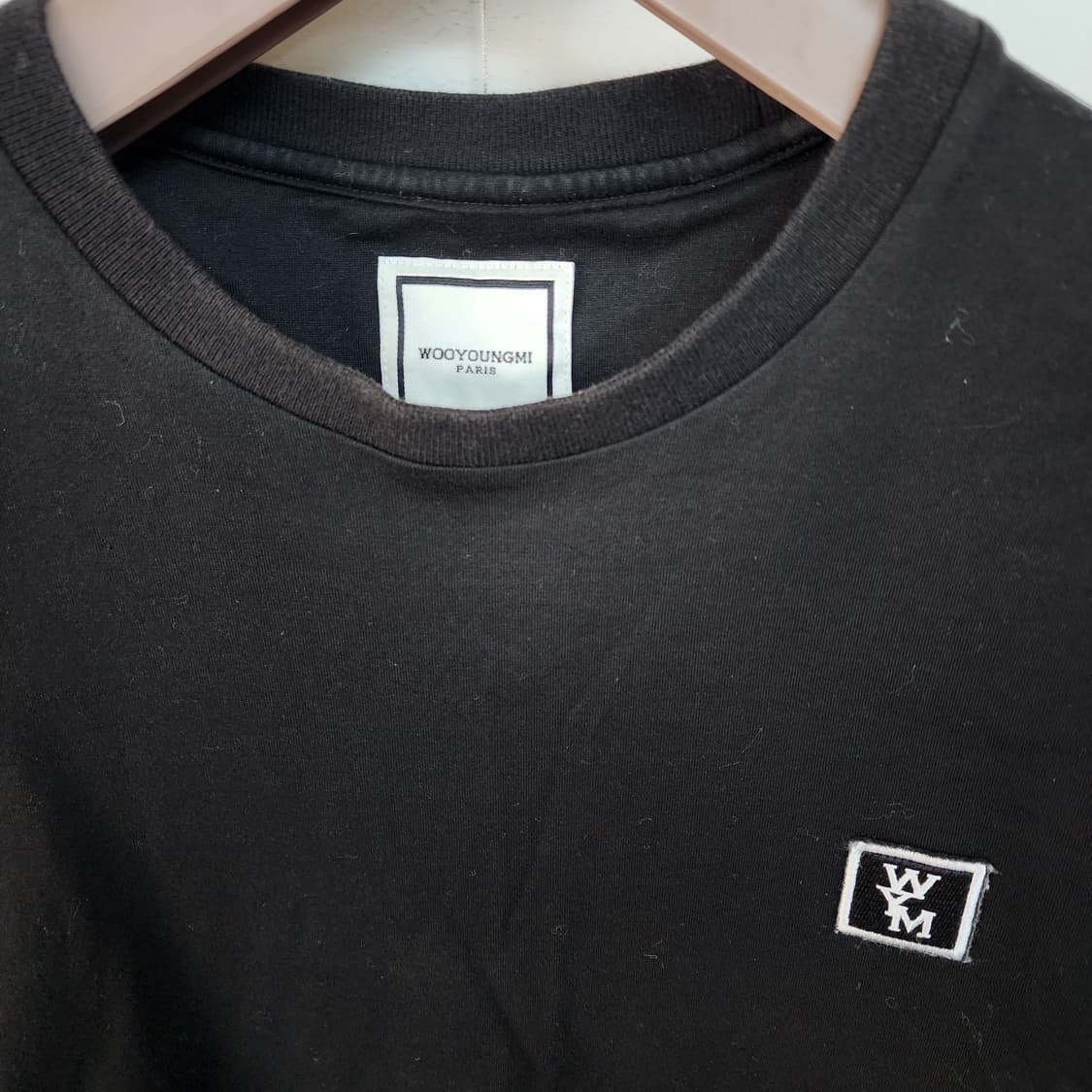 우영미 블랙 반팔 티셔츠 상품이미지2