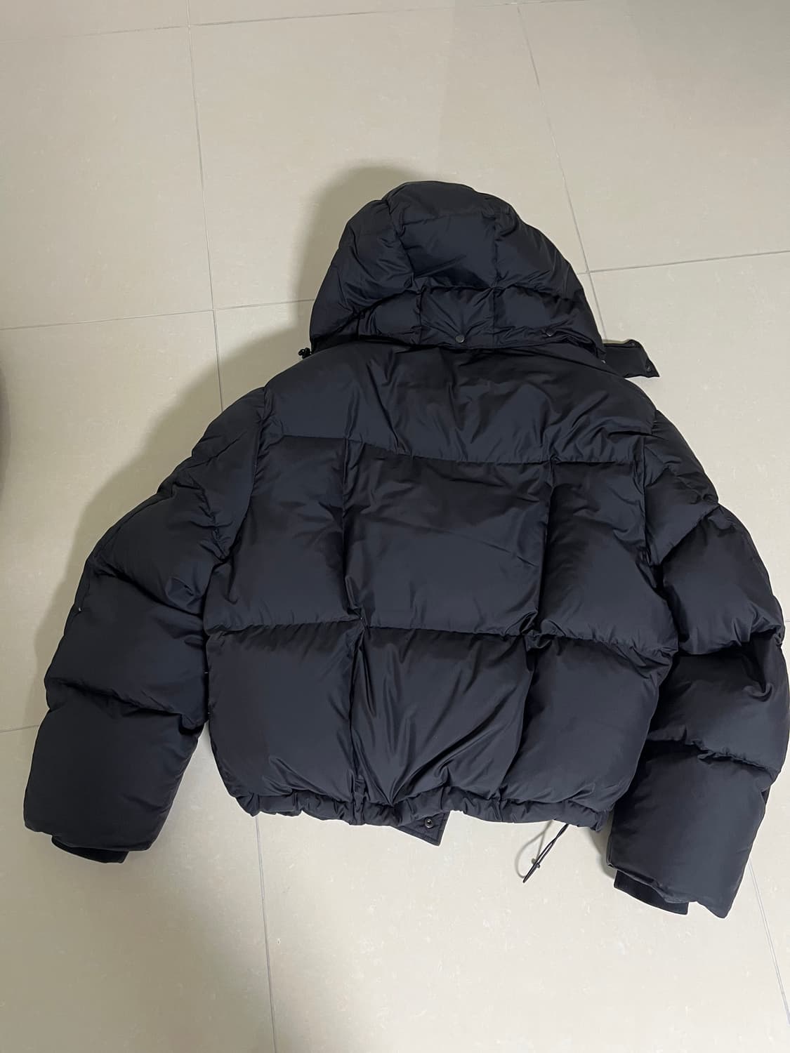 벨리에 크로스 라인 후디드 구스 다운 블랙 105 L 상품이미지3