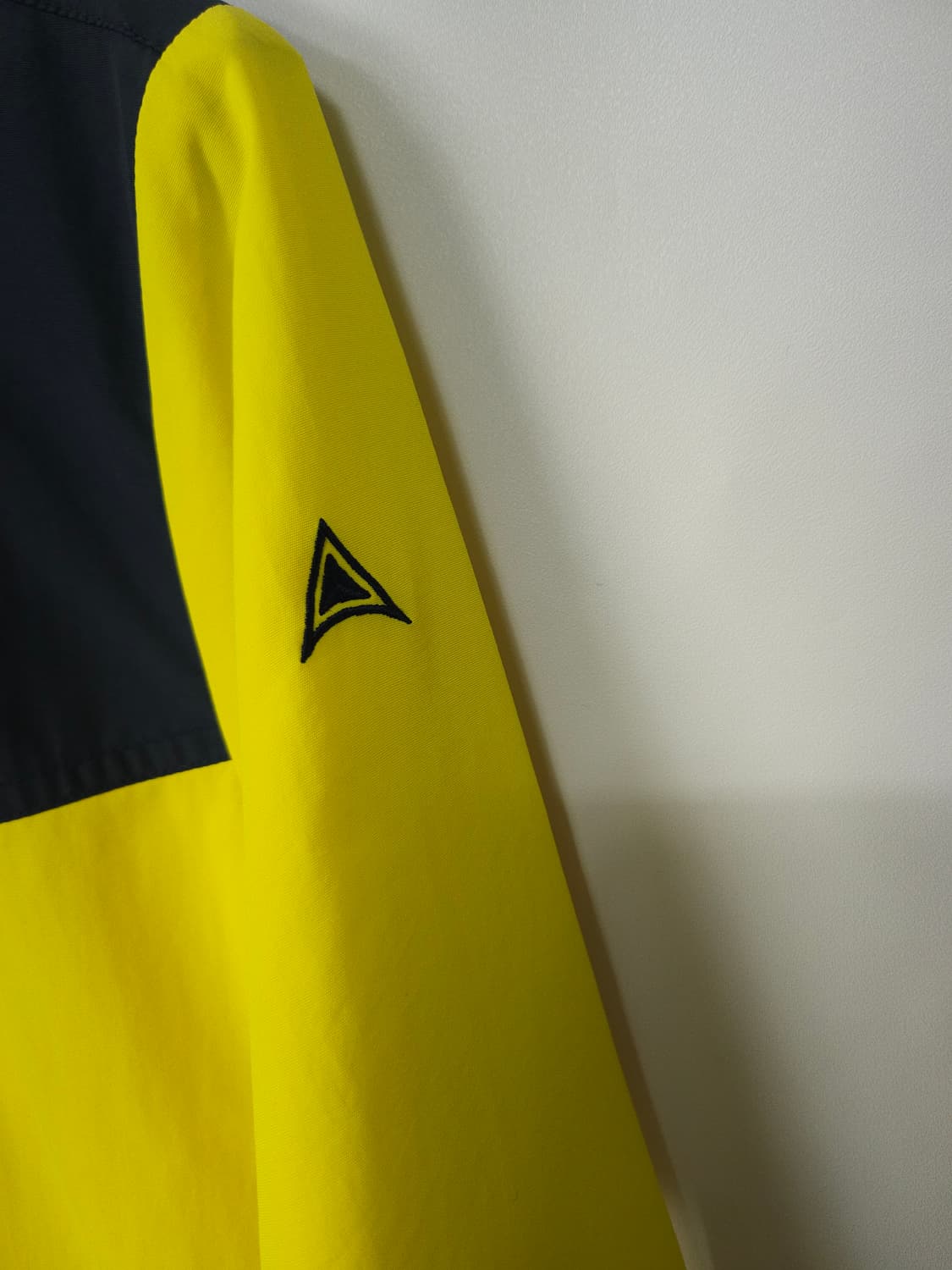 네파 여성 바람막이 점퍼 95 (M) 옐로우네이비 상품이미지5