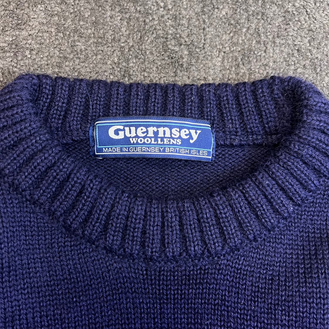 Guernsey Woollens 네이비 앵커 자수 니트 상품이미지7