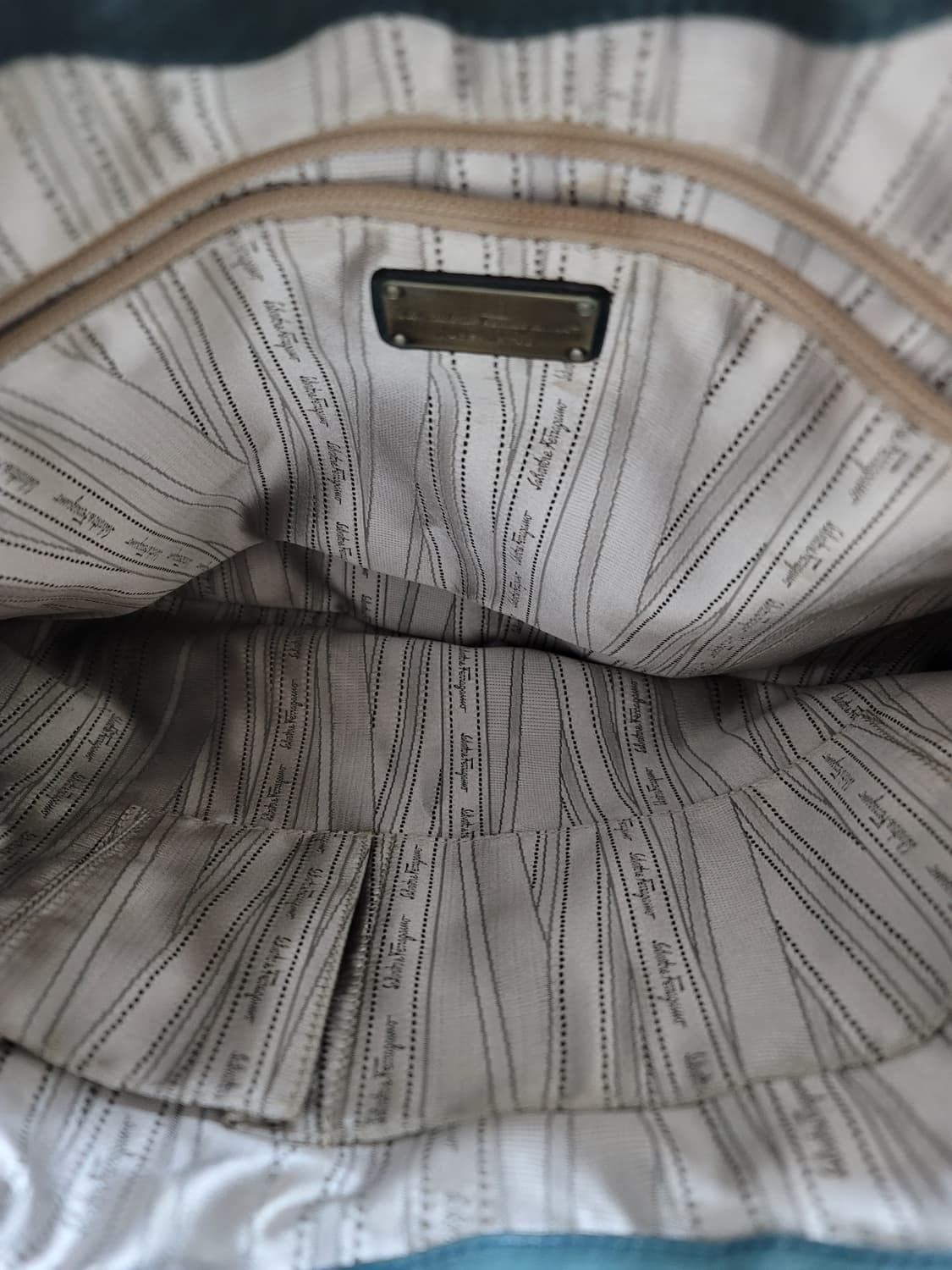 페라가모 가죽 호보백 상품이미지7