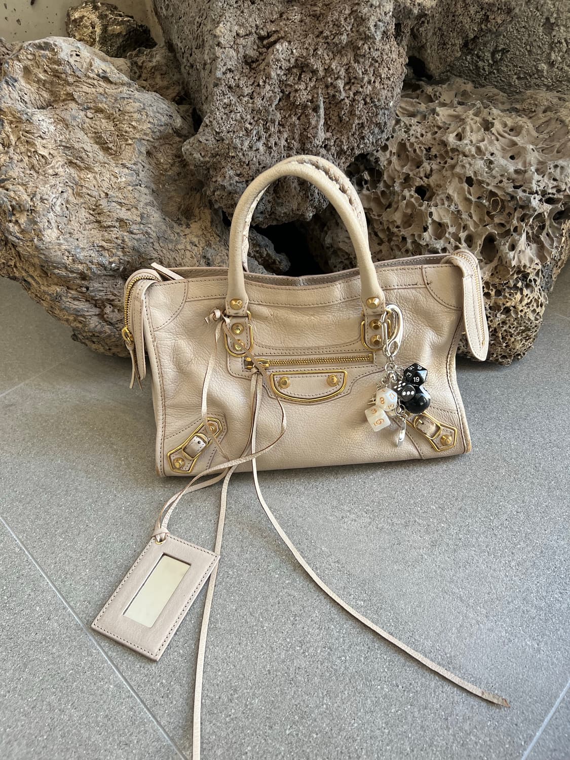 발렌시아가 클래식 시티백 스몰 베이지 상품이미지1