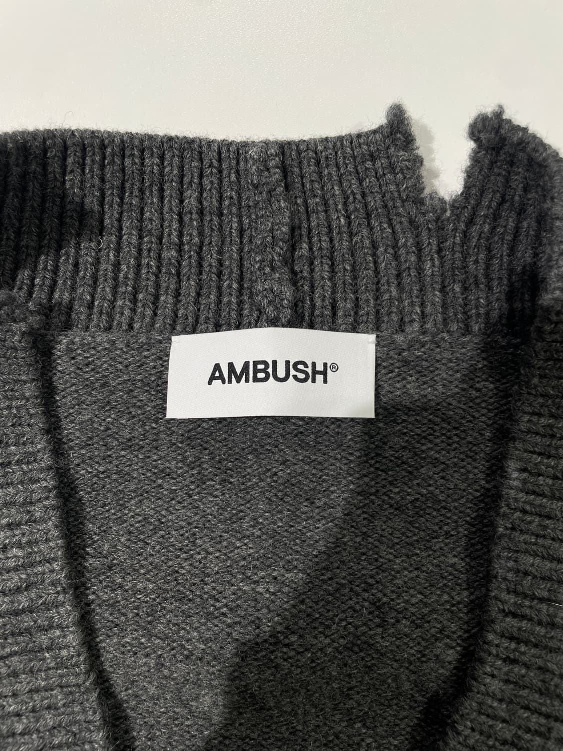 엠부쉬 차콜 필트 패치 니트 집 디스트레스드 가디건 상품이미지7