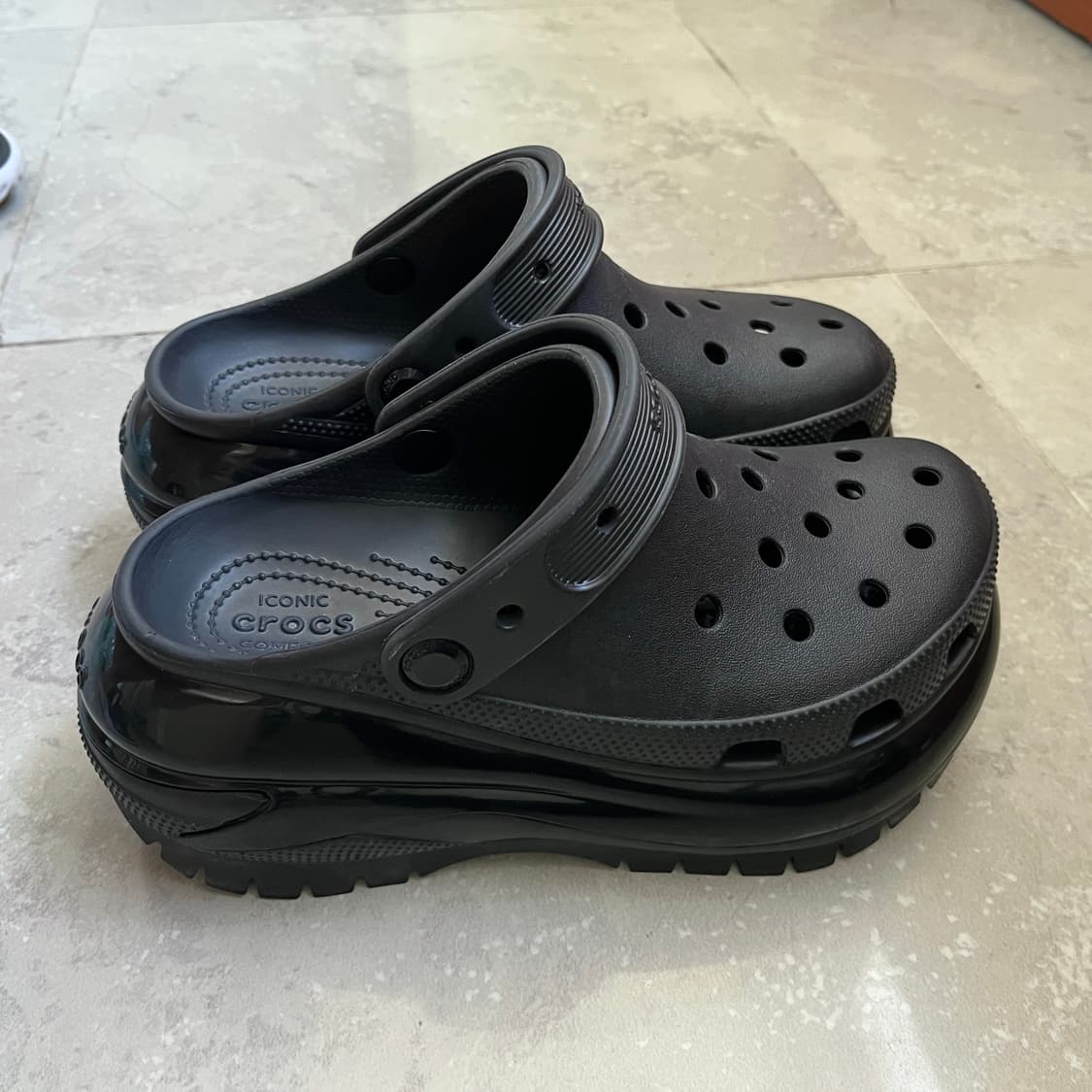 크록스 메가 크러쉬 클로그 블랙 230 상품이미지4