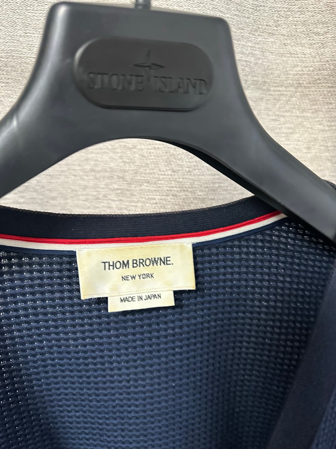 (3) 톰브라운 히든탭 코튼 가디건 네이비 상품이미지3