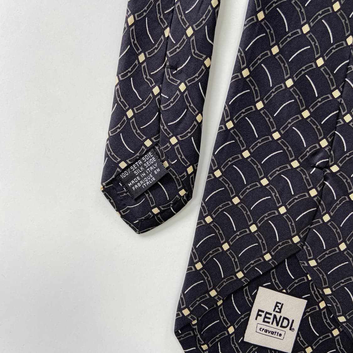 펜디 (FENDI) 모노그램 명품 정품 블랙넥타이 상품이미지6