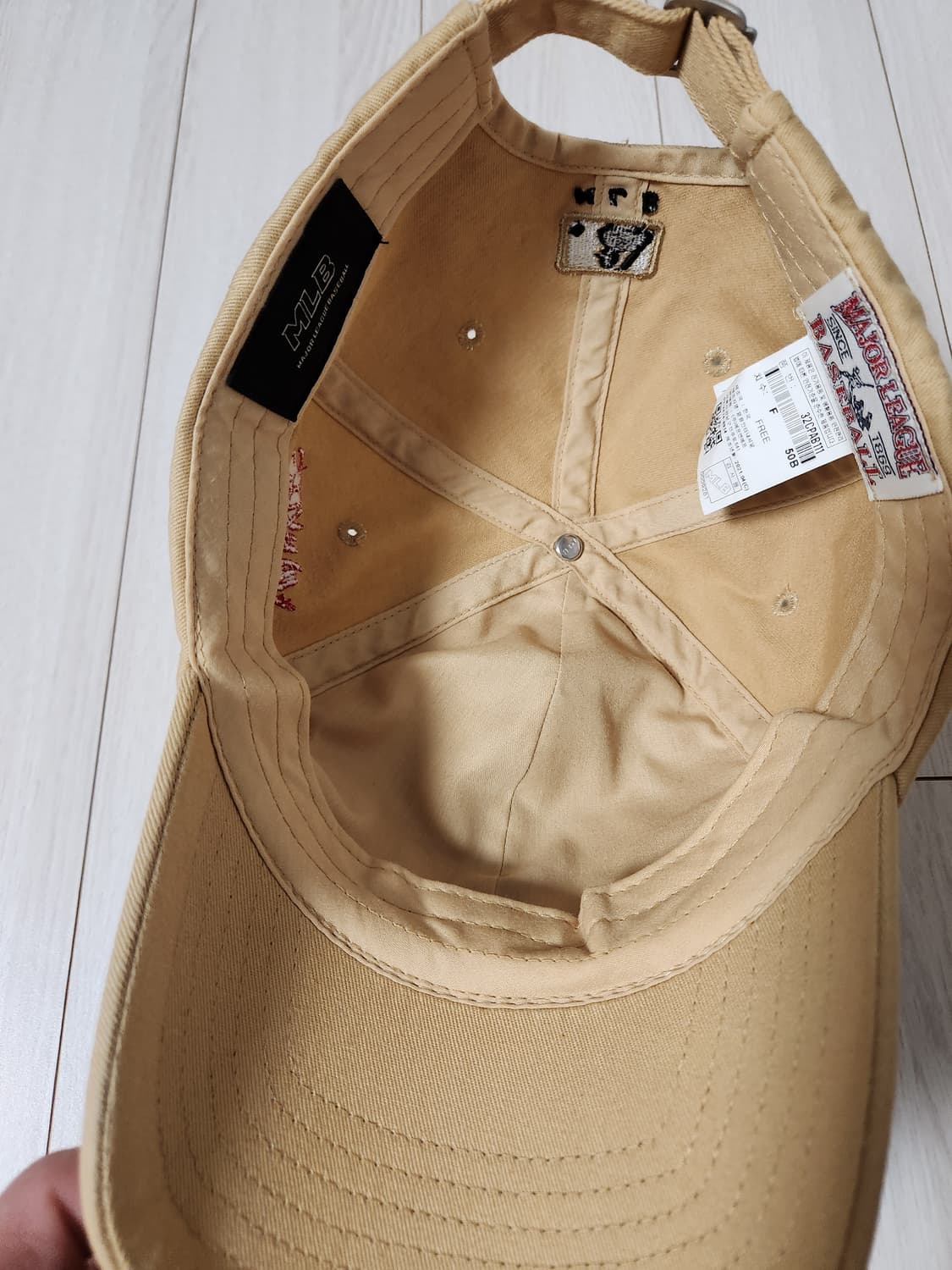 MLB 메가베어 볼캡 프리사이즈

오염 하자없이 깨끗해요^^

세탁해뒀어 상품이미지5