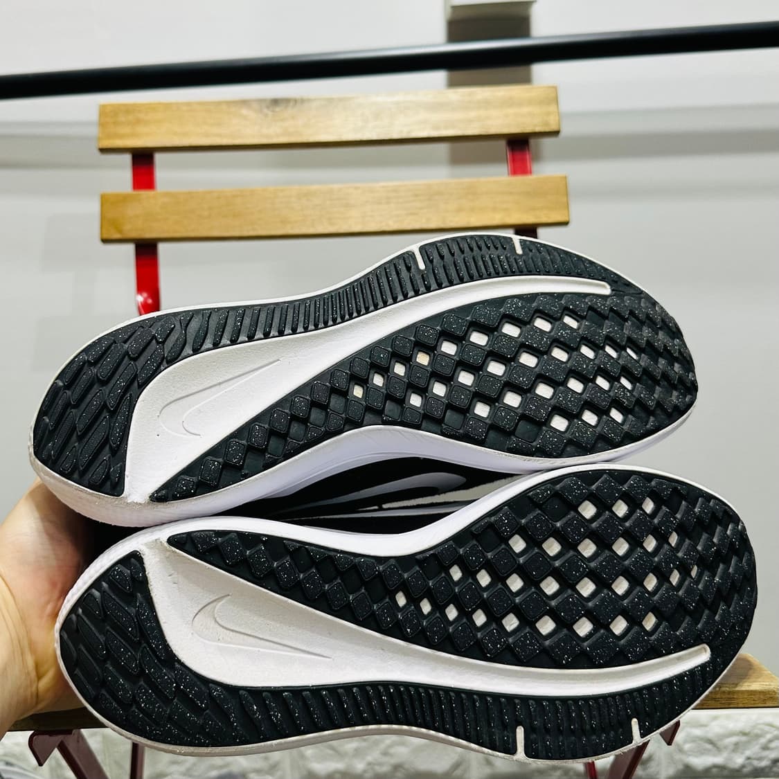 285) 나이키 운동화 남성 남자 신발 윈플로우 블랙 화이트 상품이미지6