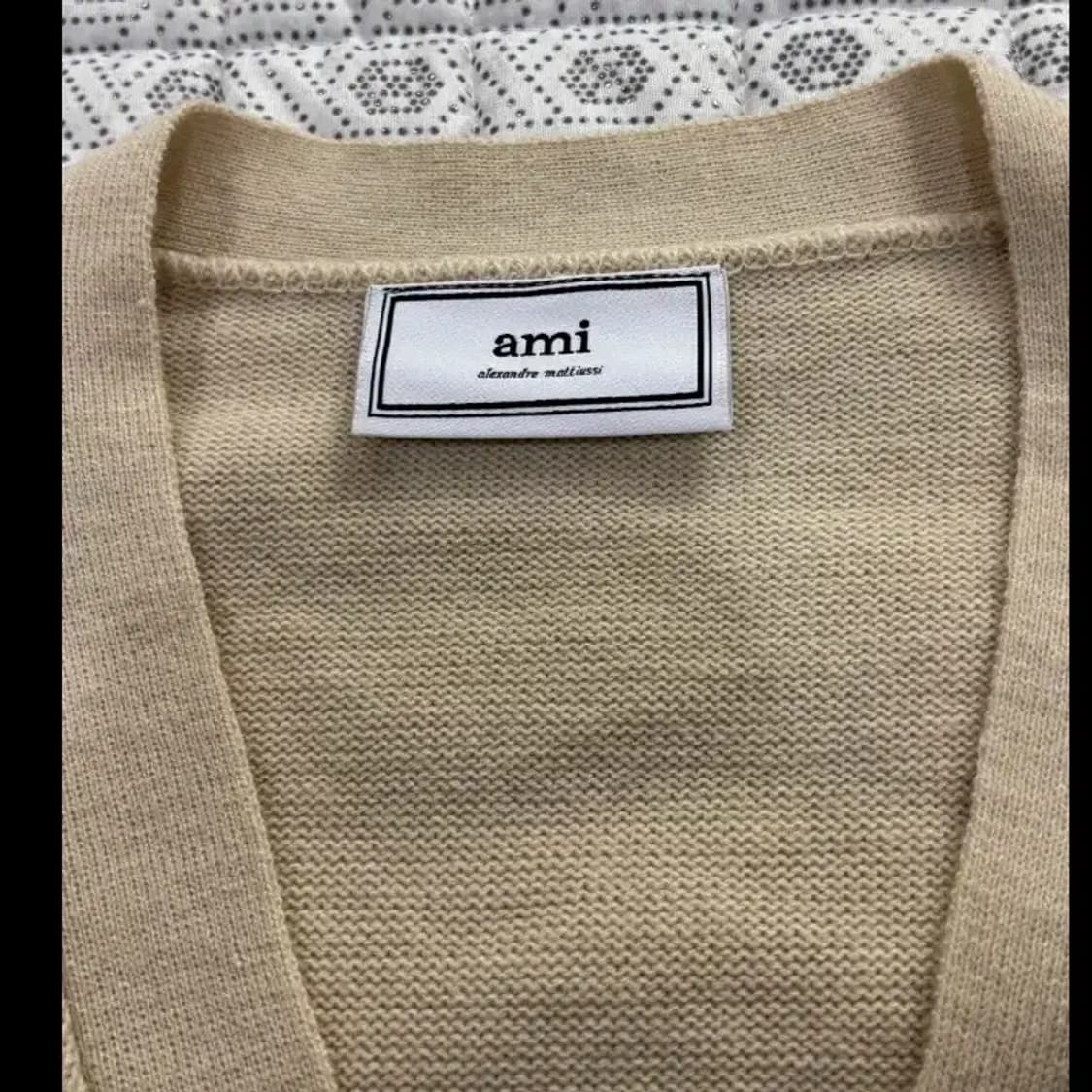 아미 AMI 스몰 하트 오버핏 가디건 베이지 95 상품이미지4