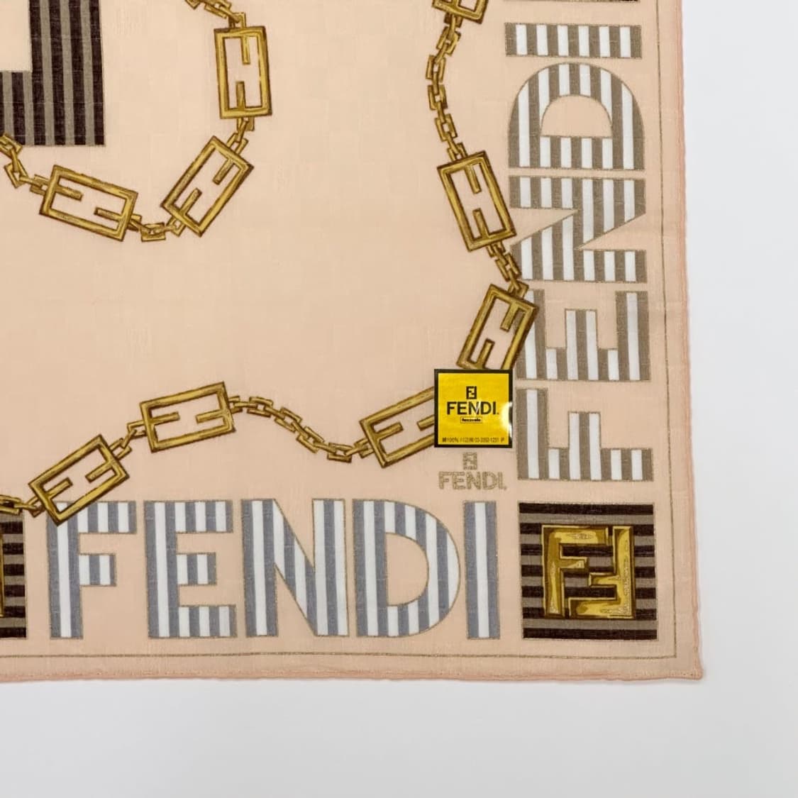 (새상품) fendi / 펜디 쁘띠스카프 손수건 상품이미지3