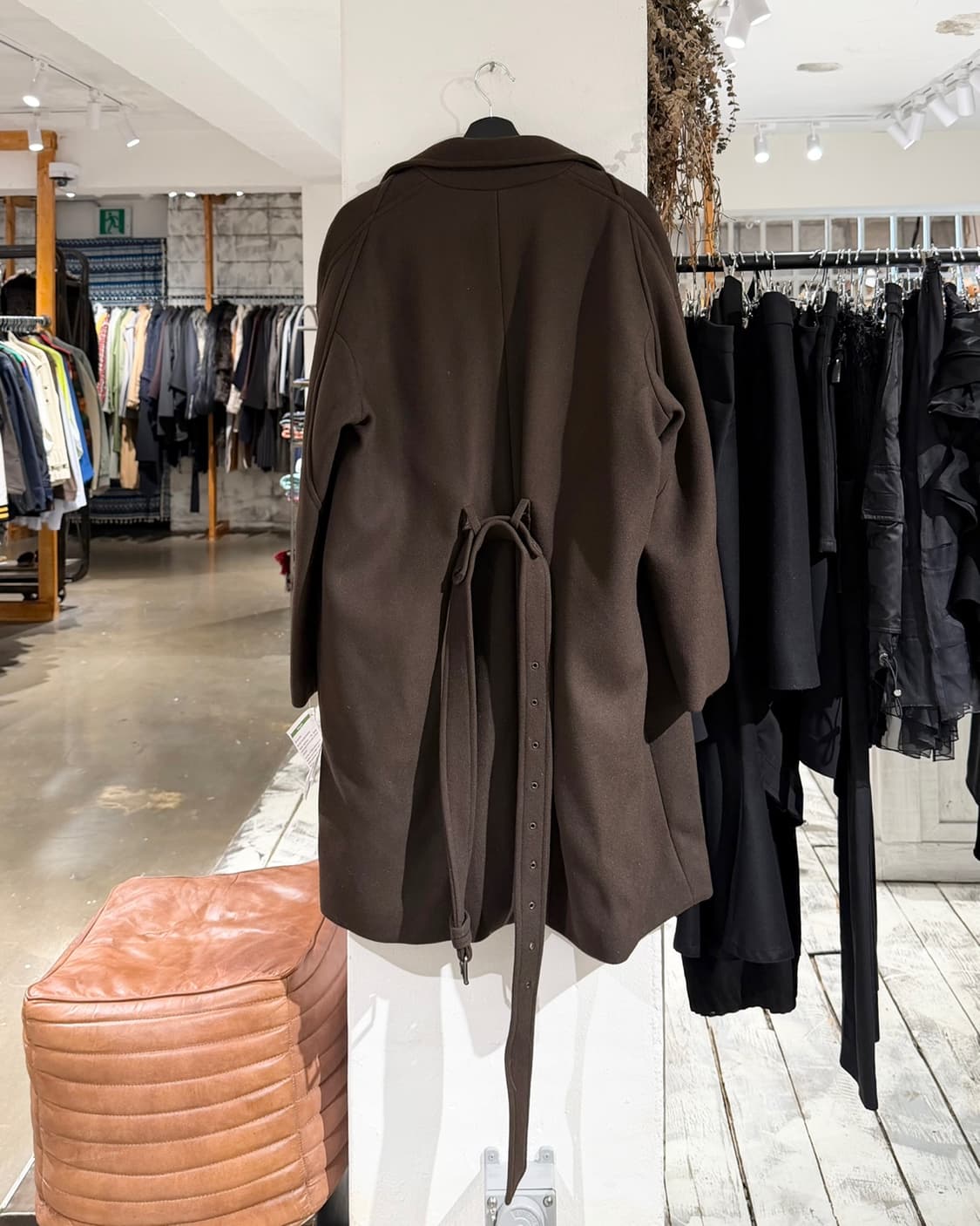 바네사 브루노 다크브라운 프론트 패널 벨티드 울 코트 상품이미지7